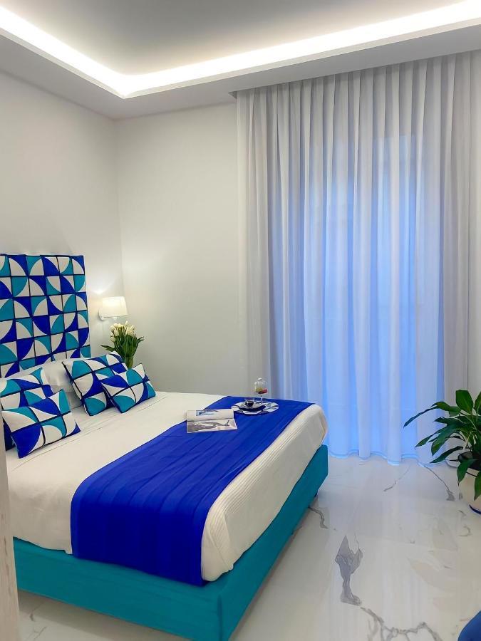 Lux * Sorrento
