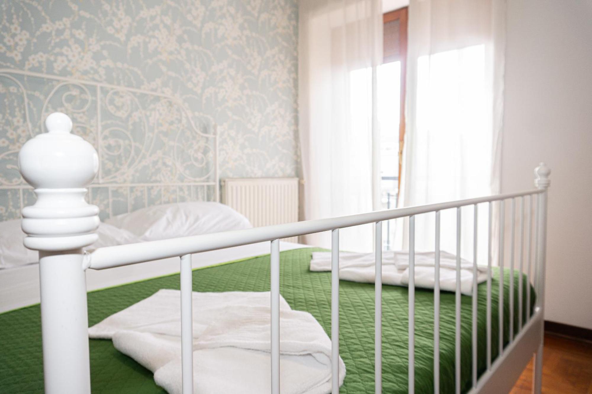 A.i.r. 2 Bed & Breakfast *
