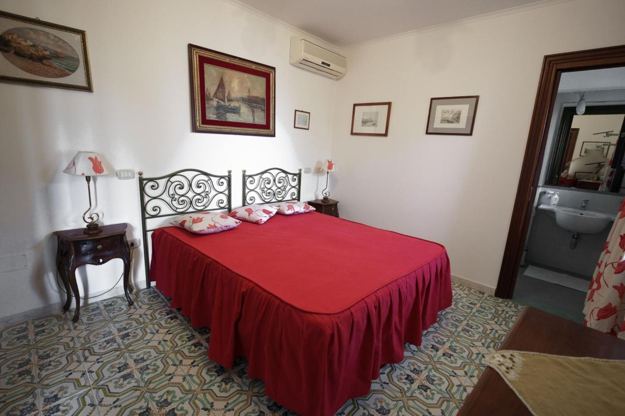 - Savoia Villa *