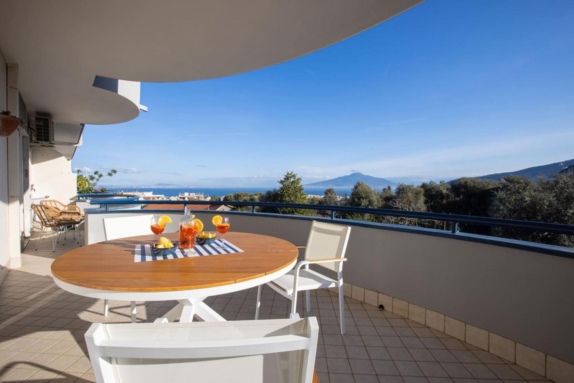 Sorrentovibes - Modern Family With Views Holiday home Sorrento