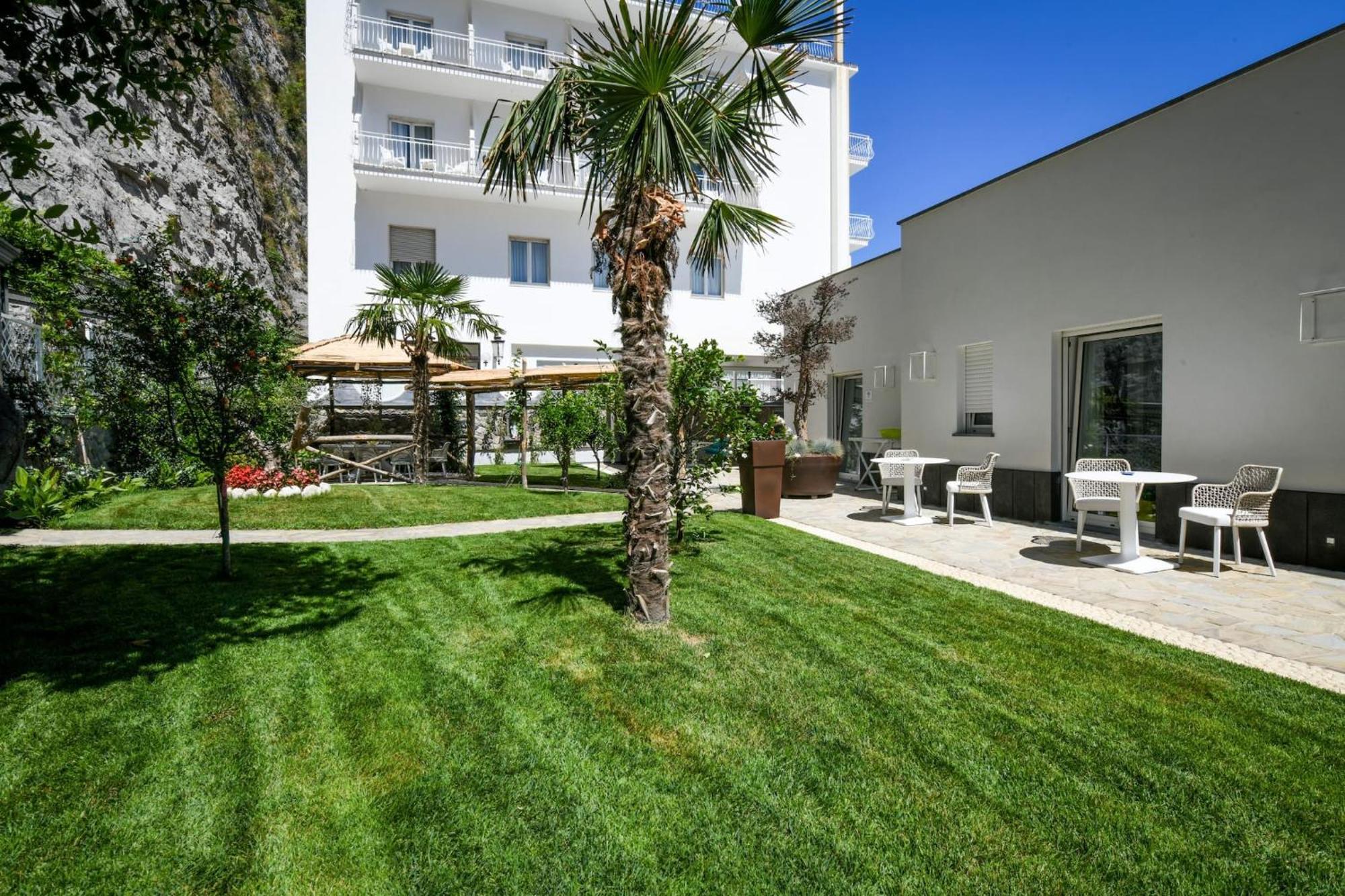 My Exclusive Italy - Beachfront & Private Sea Access Villa Sorrento