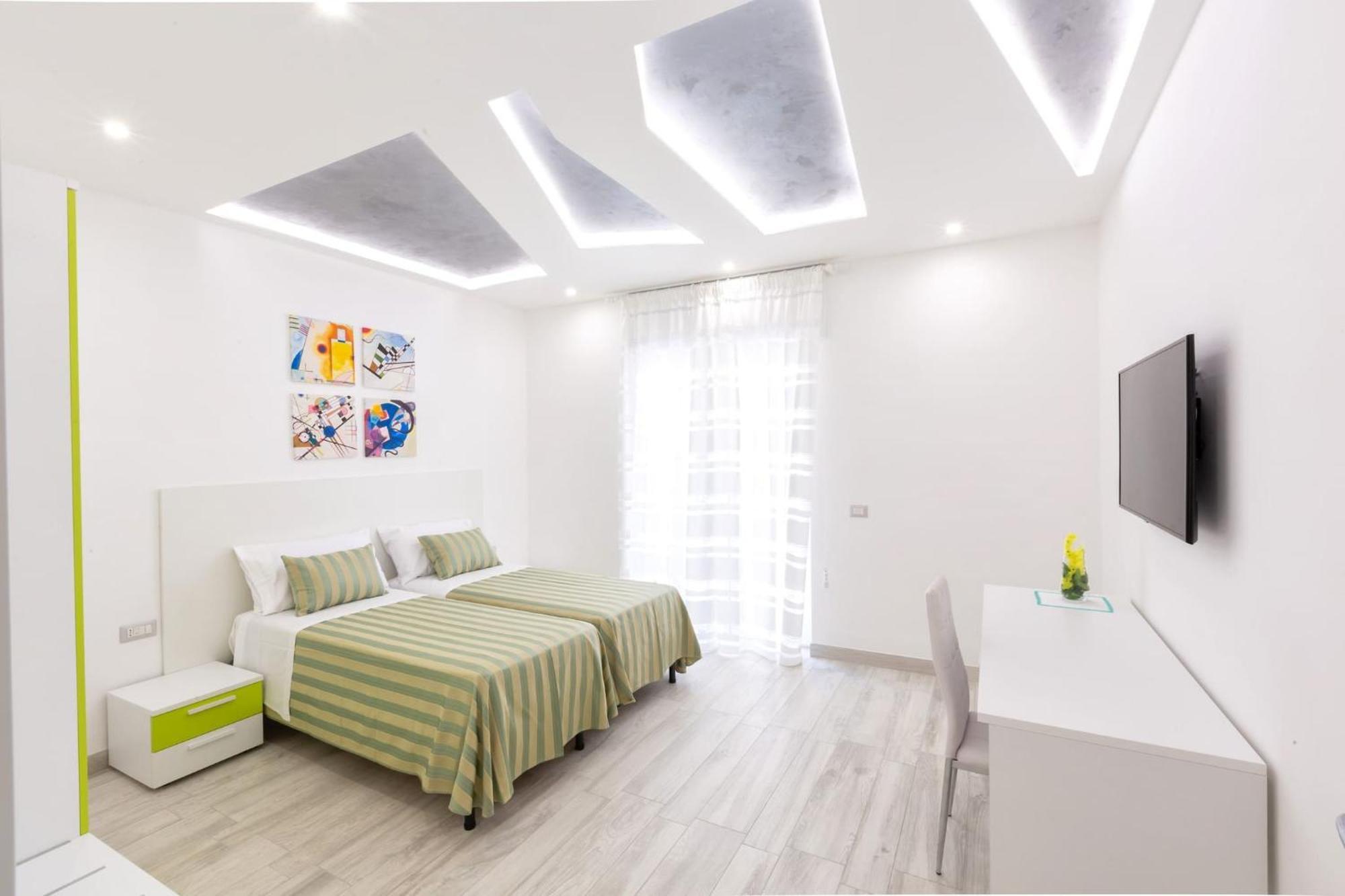 Apartment Sorrentovibes - New & Stylish Two Bedroom With Balconies Sorrento