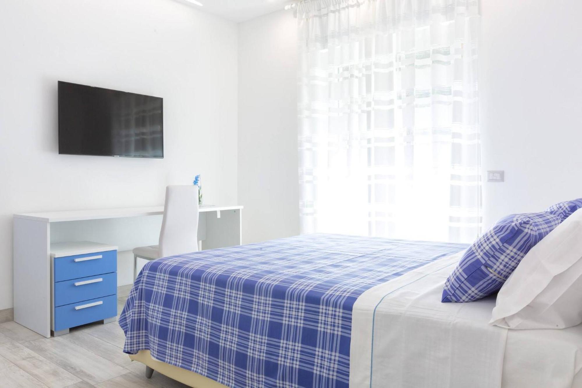 Sorrentovibes - New & Stylish Two Bedroom With Balconies *