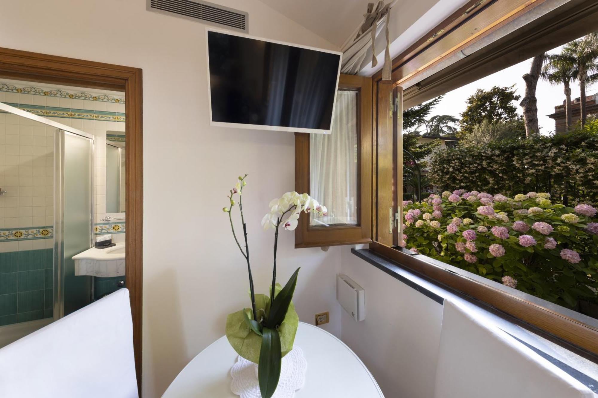 Villa Sorrentovibes - In Center With Gardens And Outdoor Space *