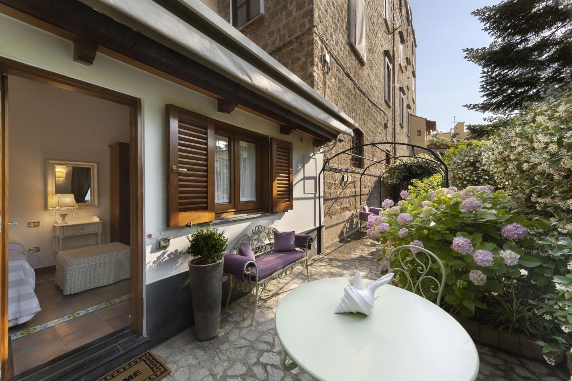 Villa Sorrentovibes - In Center With Gardens And Outdoor Space *