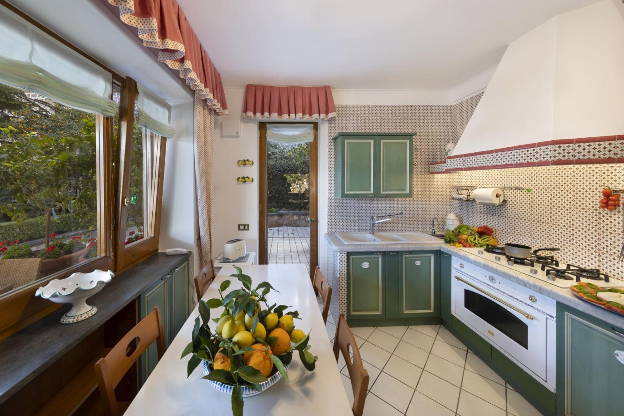 Sorrentovibes - In Center With Gardens And Outdoor Space Villa *