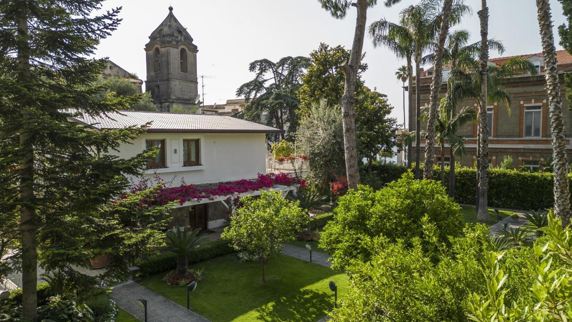 Sorrentovibes - In Center With Gardens And Outdoor Space * Sorrento
