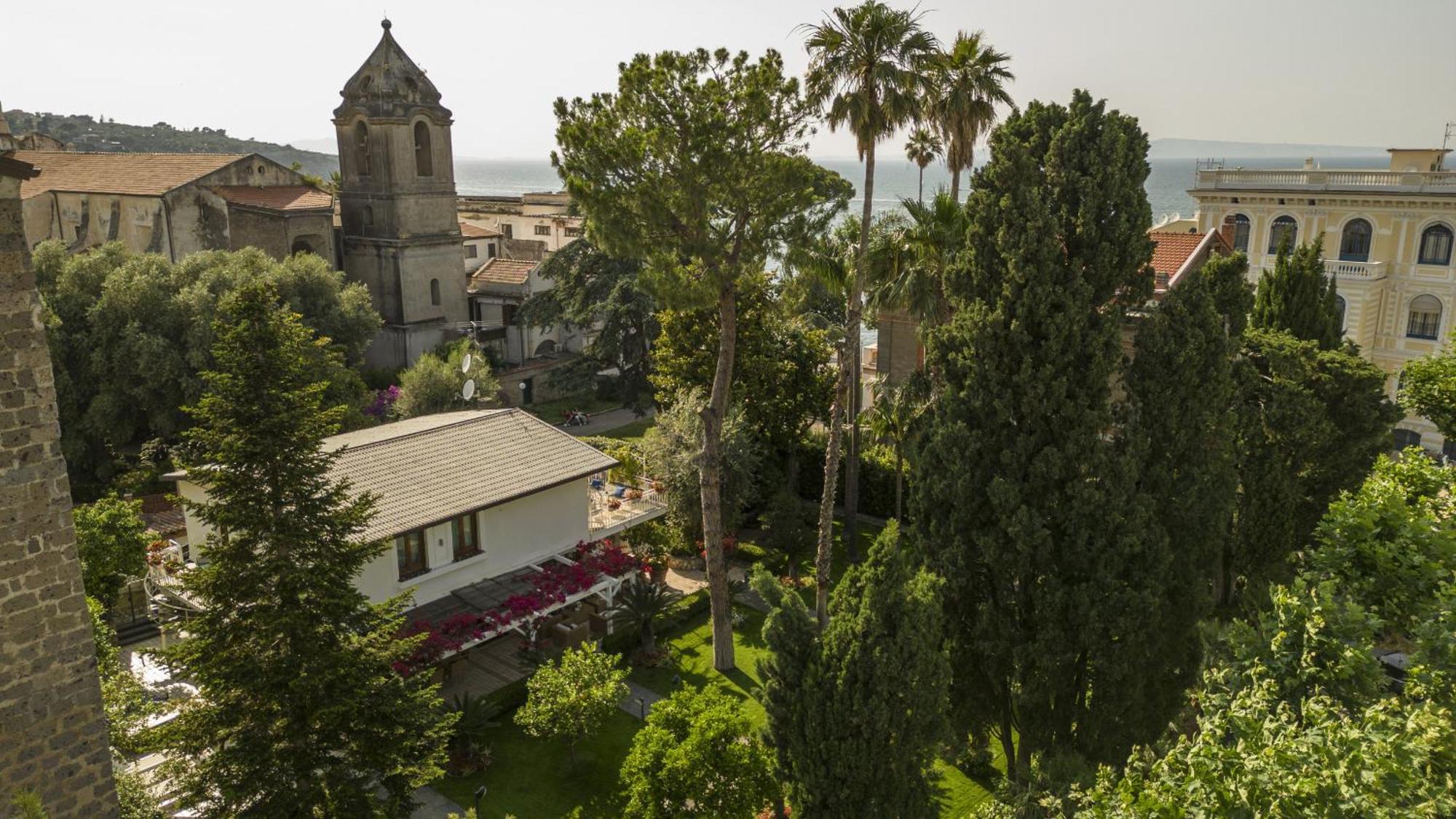 Sorrentovibes - In Center With Gardens And Outdoor Space *