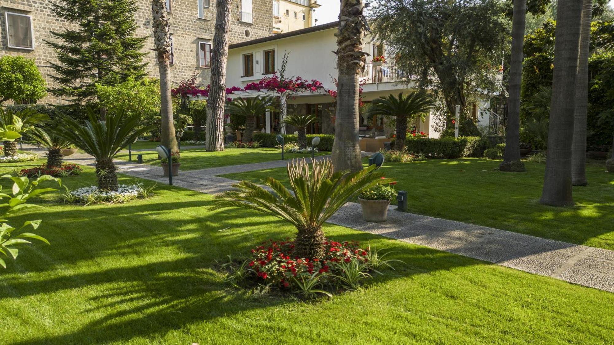 Sorrentovibes - In Center With Gardens And Outdoor Space