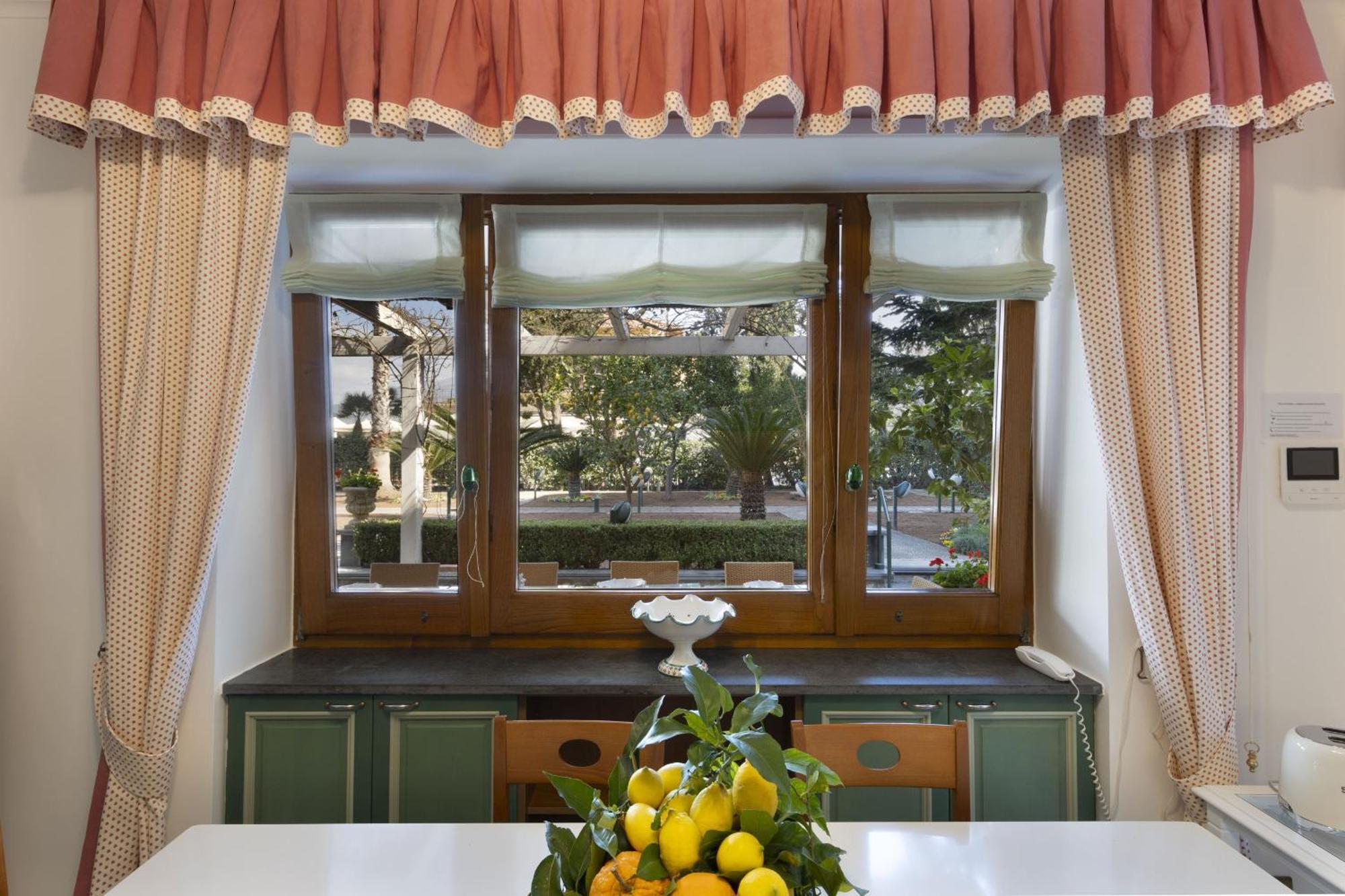 Sorrentovibes - In Center With Gardens And Outdoor Space Villa *