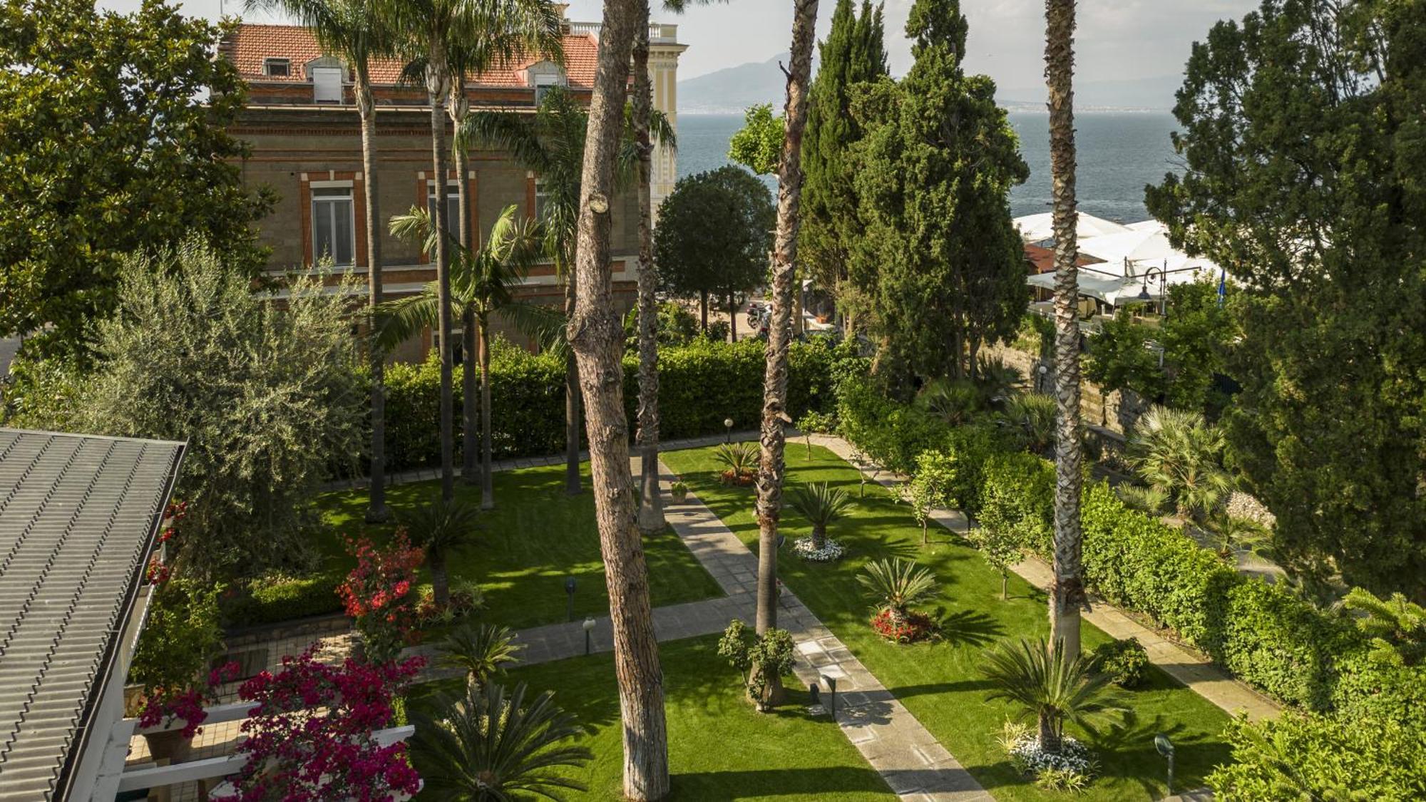 Sorrentovibes - In Center With Gardens And Outdoor Space Sorrento