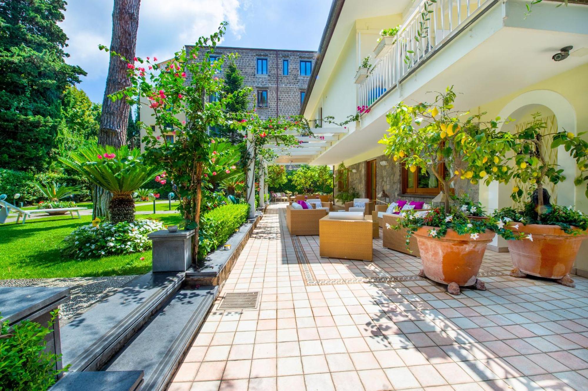 Sorrentovibes - In Center With Gardens And Outdoor Space * Sorrento