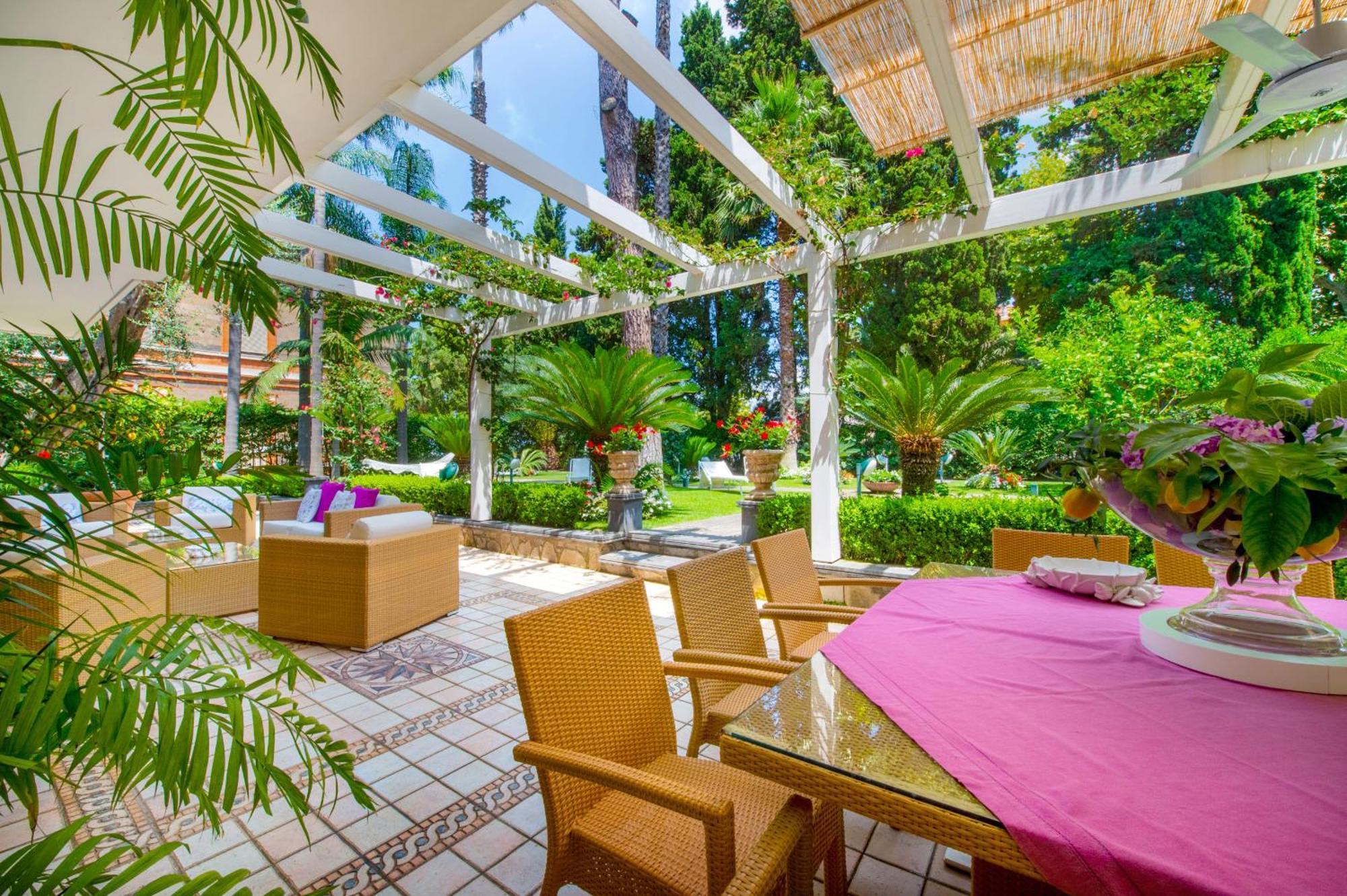 Sorrentovibes - In Center With Gardens And Outdoor Space Villa *