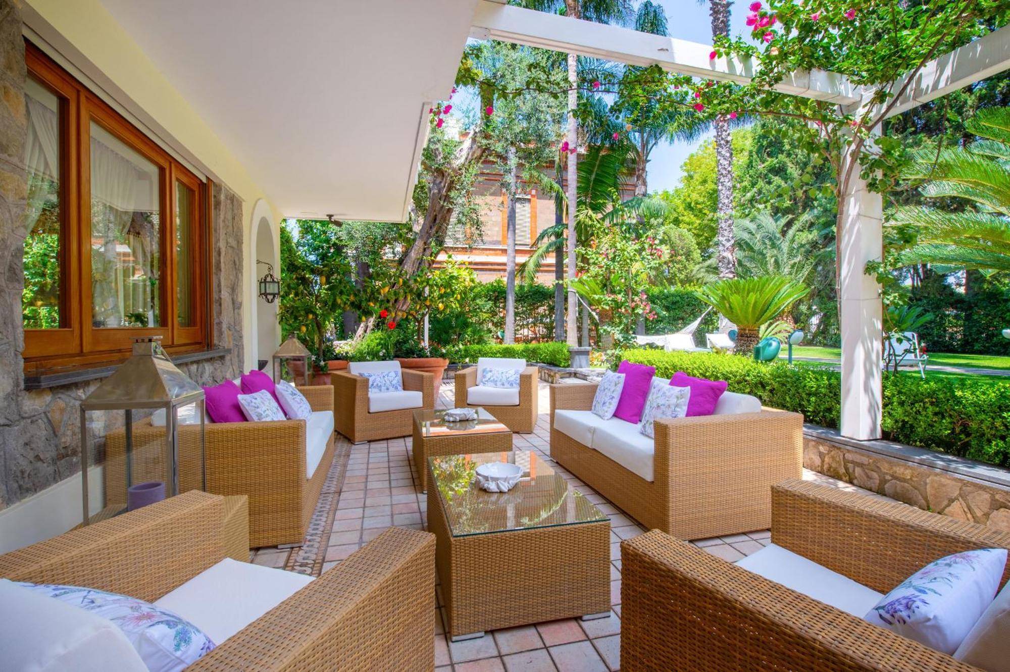 Sorrentovibes - In Center With Gardens And Outdoor Space Sorrento
