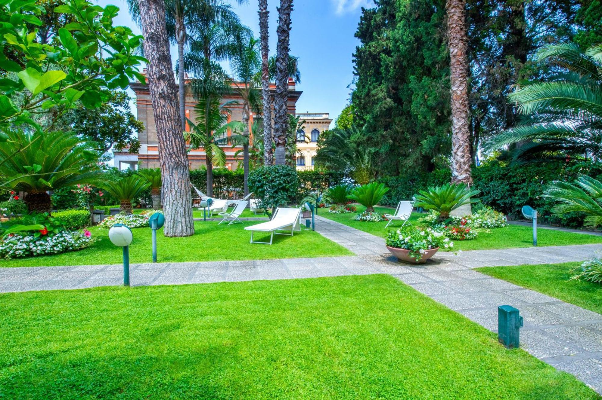 Sorrentovibes - In Center With Gardens And Outdoor Space *