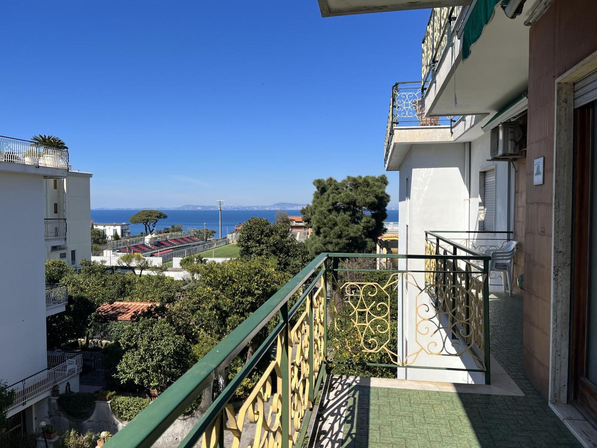 Bright 3 Bedrooms With Seaview Balcony * Sorrento