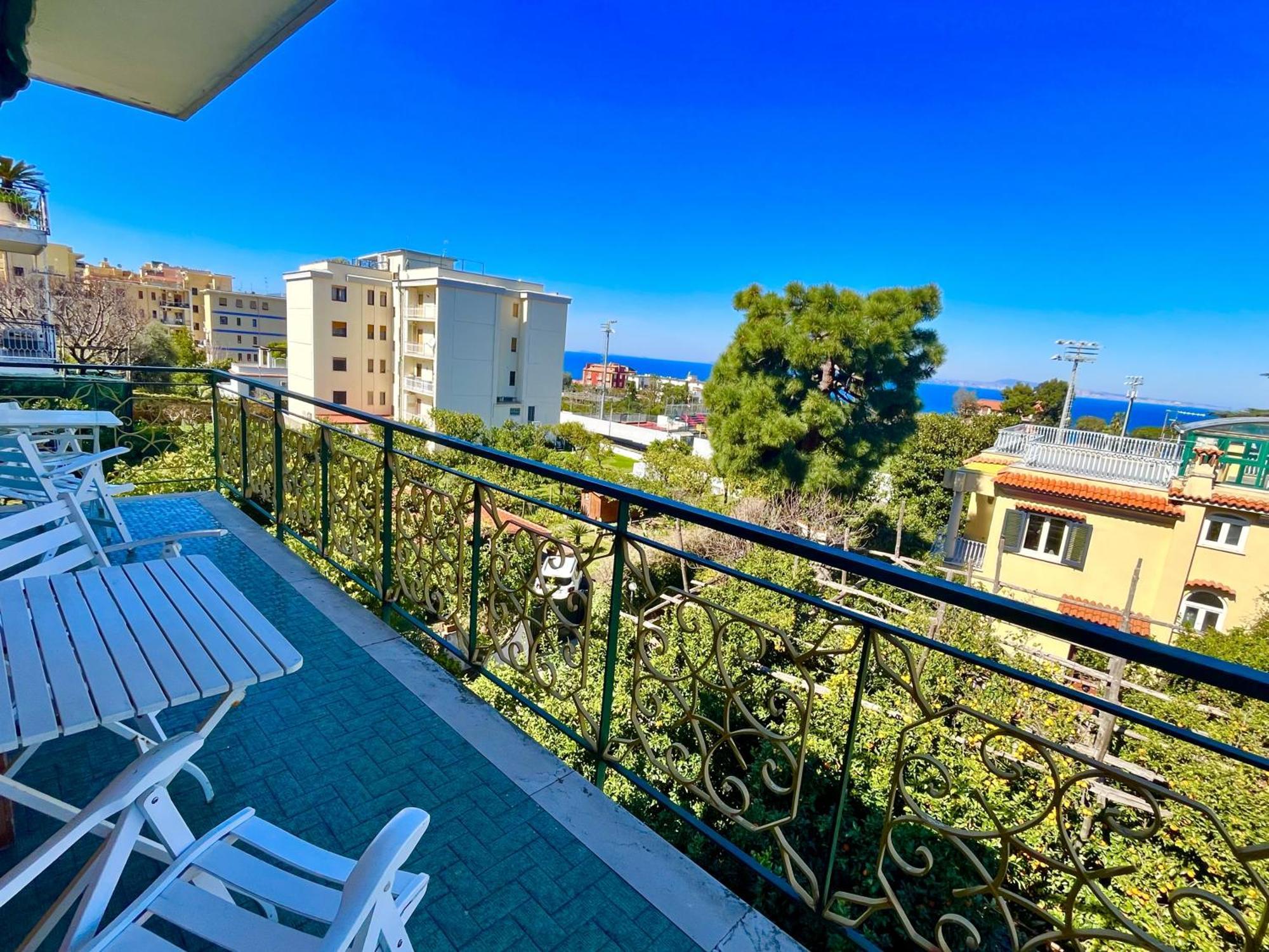 Bright 3 Bedrooms With Seaview Balcony Appartamento Sorrento