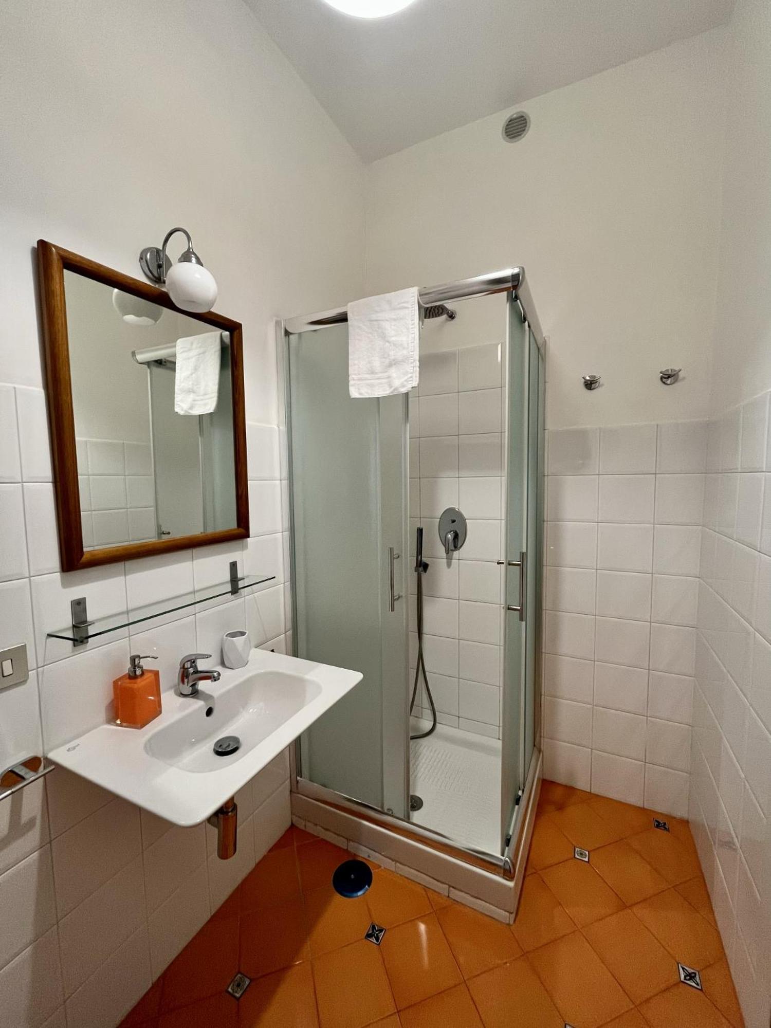 Bright 3 Bedrooms With Seaview Balcony Sorrento