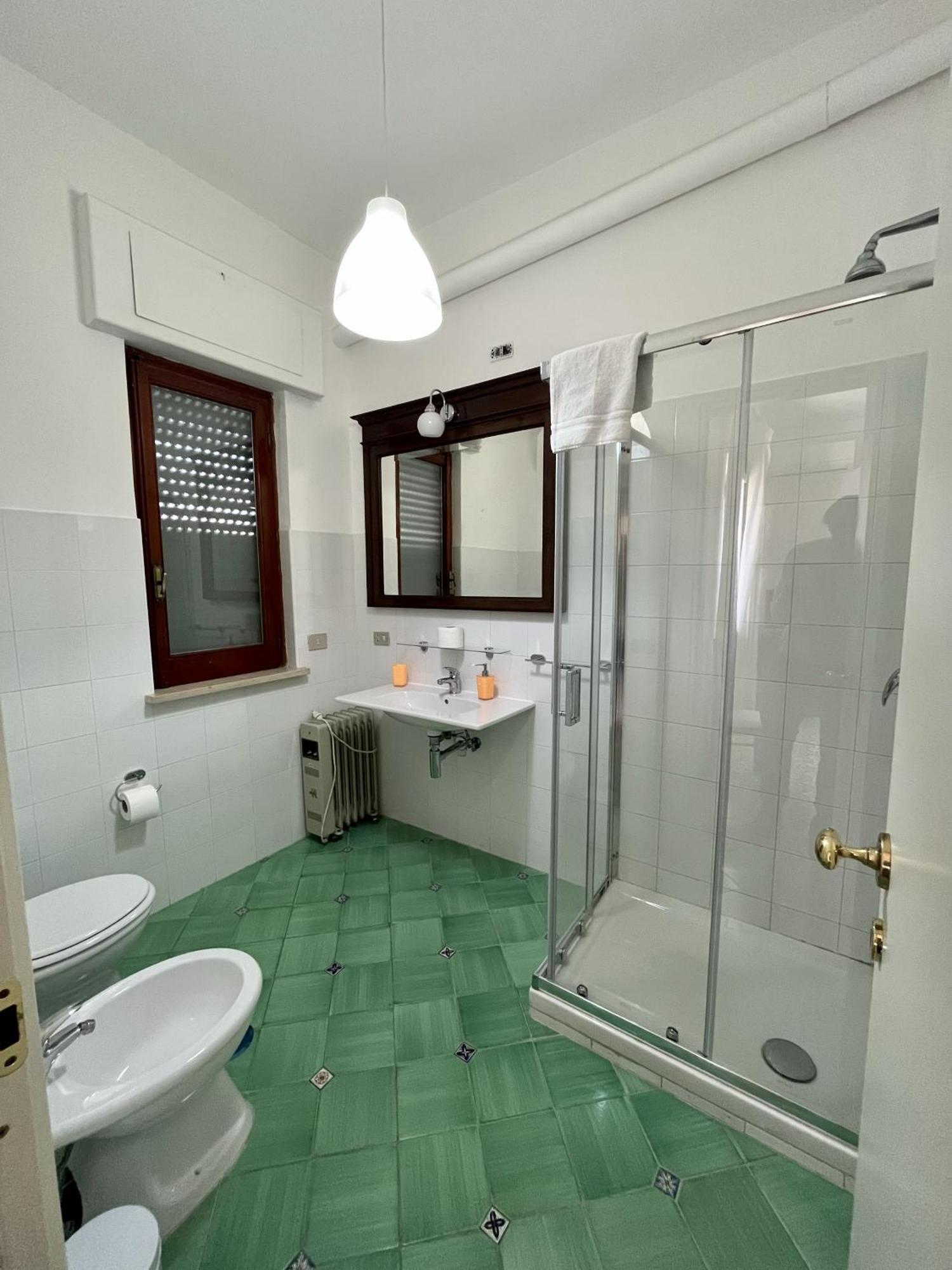 Bright 3 Bedrooms With Seaview Balcony Appartamento *