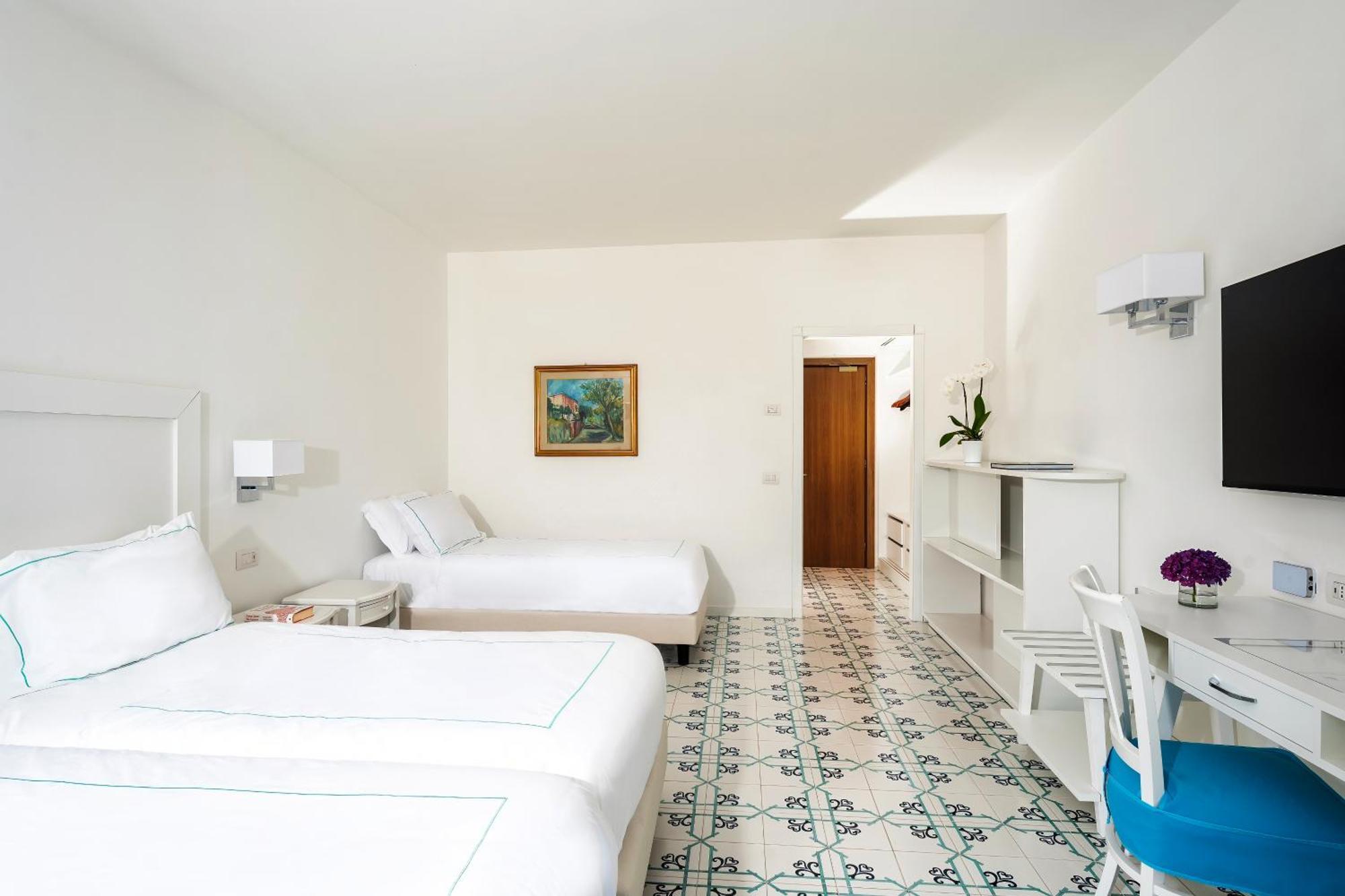 Hotel Grand Vesuvio 4*