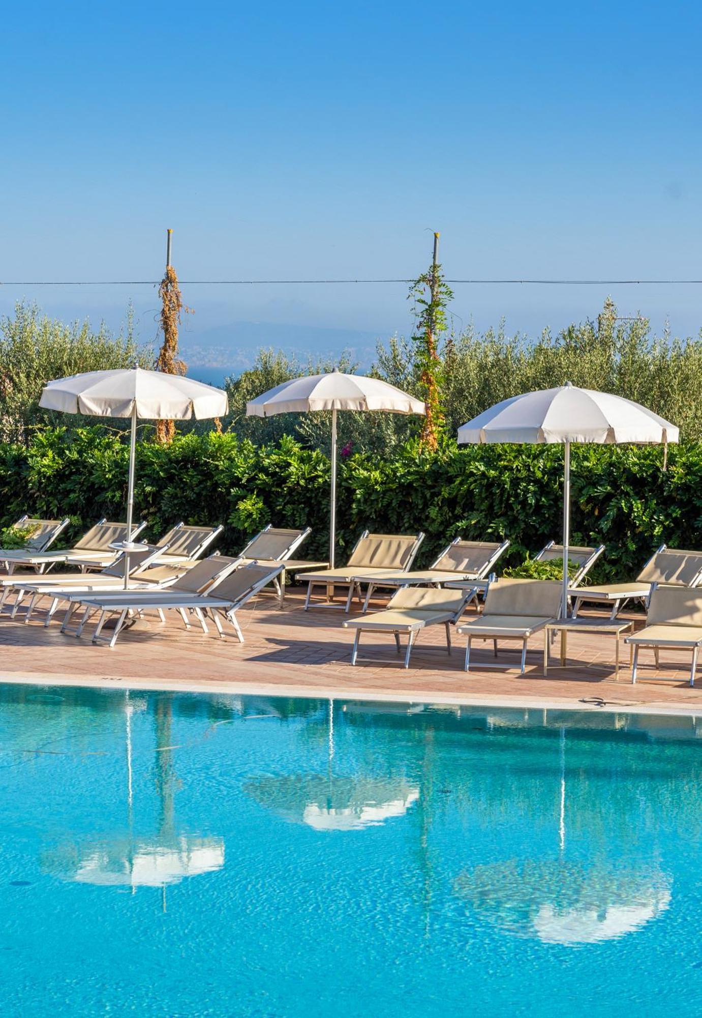 Grand Vesuvio Hotel 4*