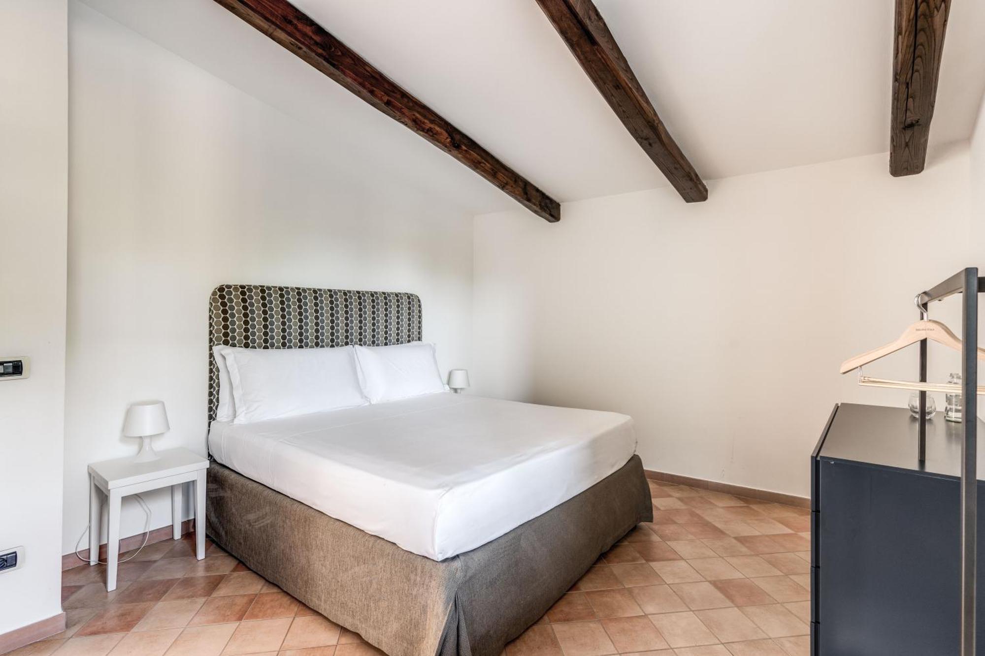 Giulia Boutique Views Pool And Guest Services Villa