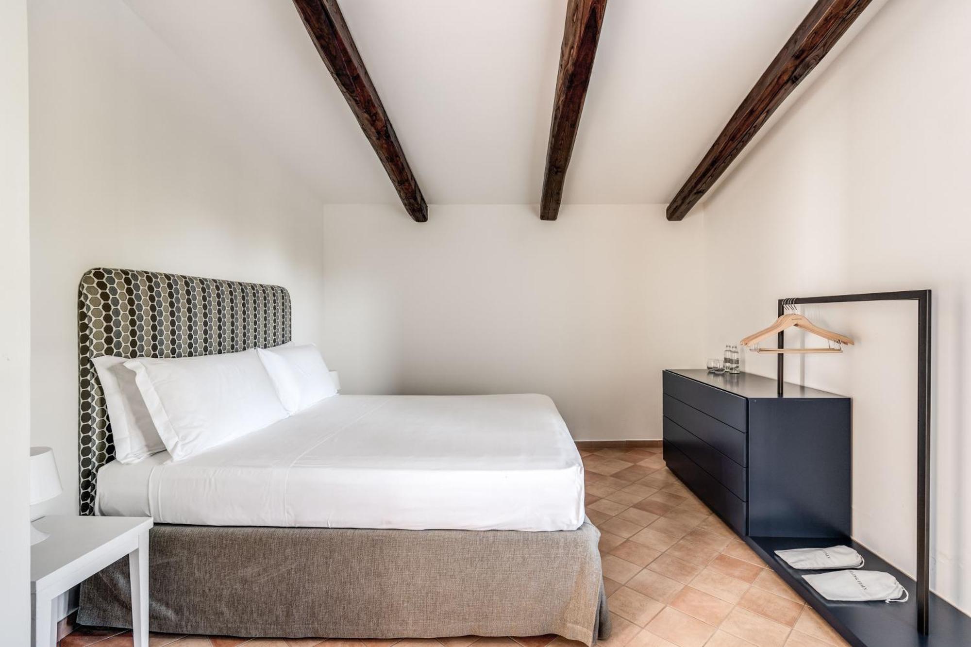 Giulia Boutique Views Pool And Guest Services Villa *