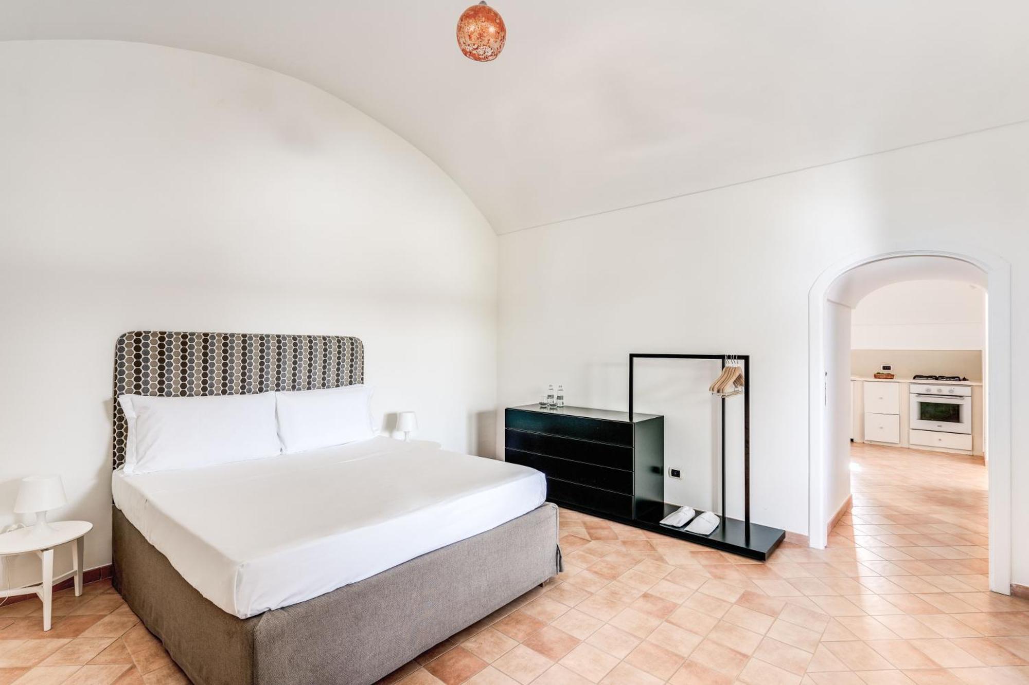Giulia Boutique Views Pool And Guest Services *