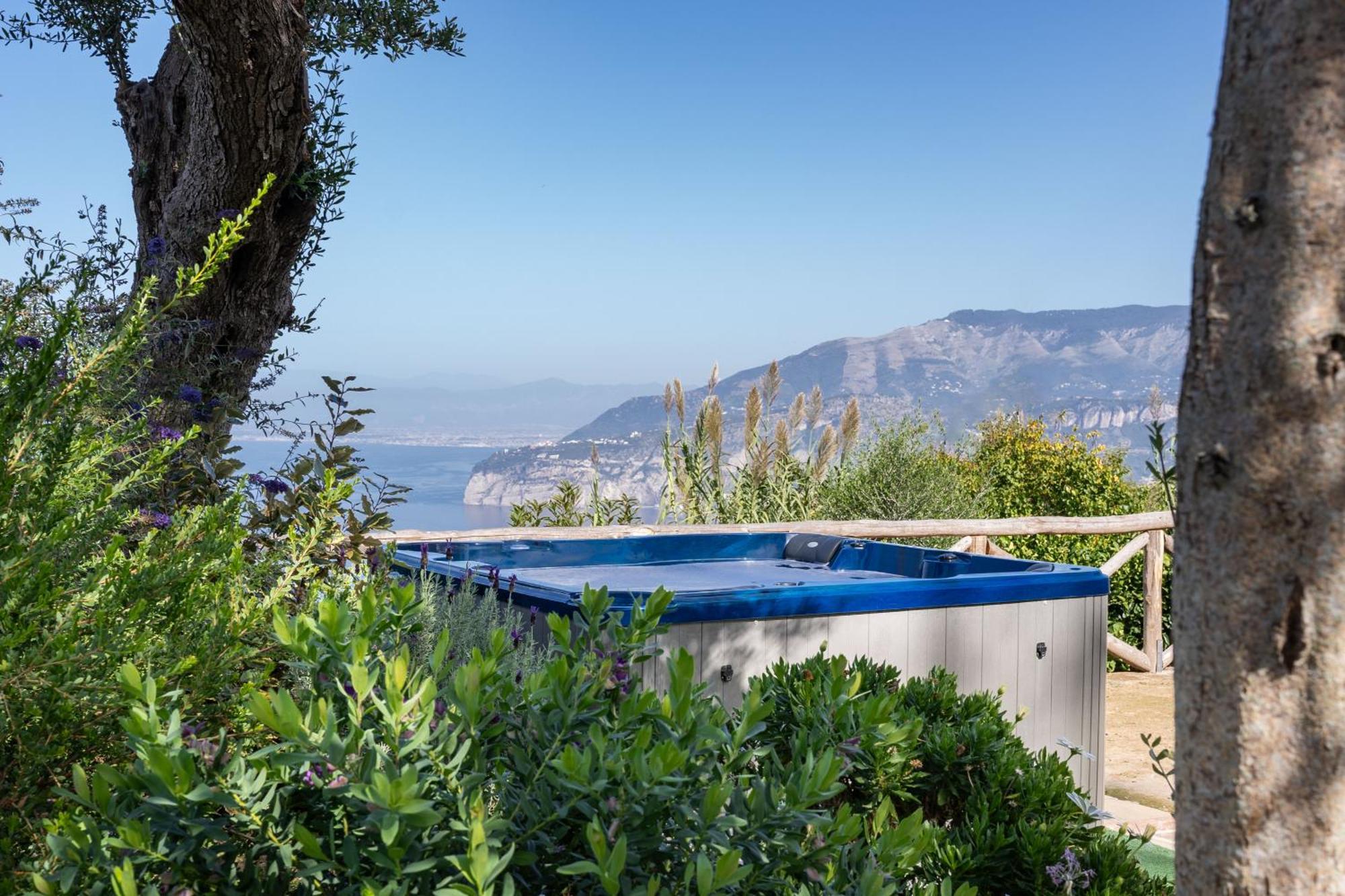 Villa Giulia Boutique Views Pool And Guest Services