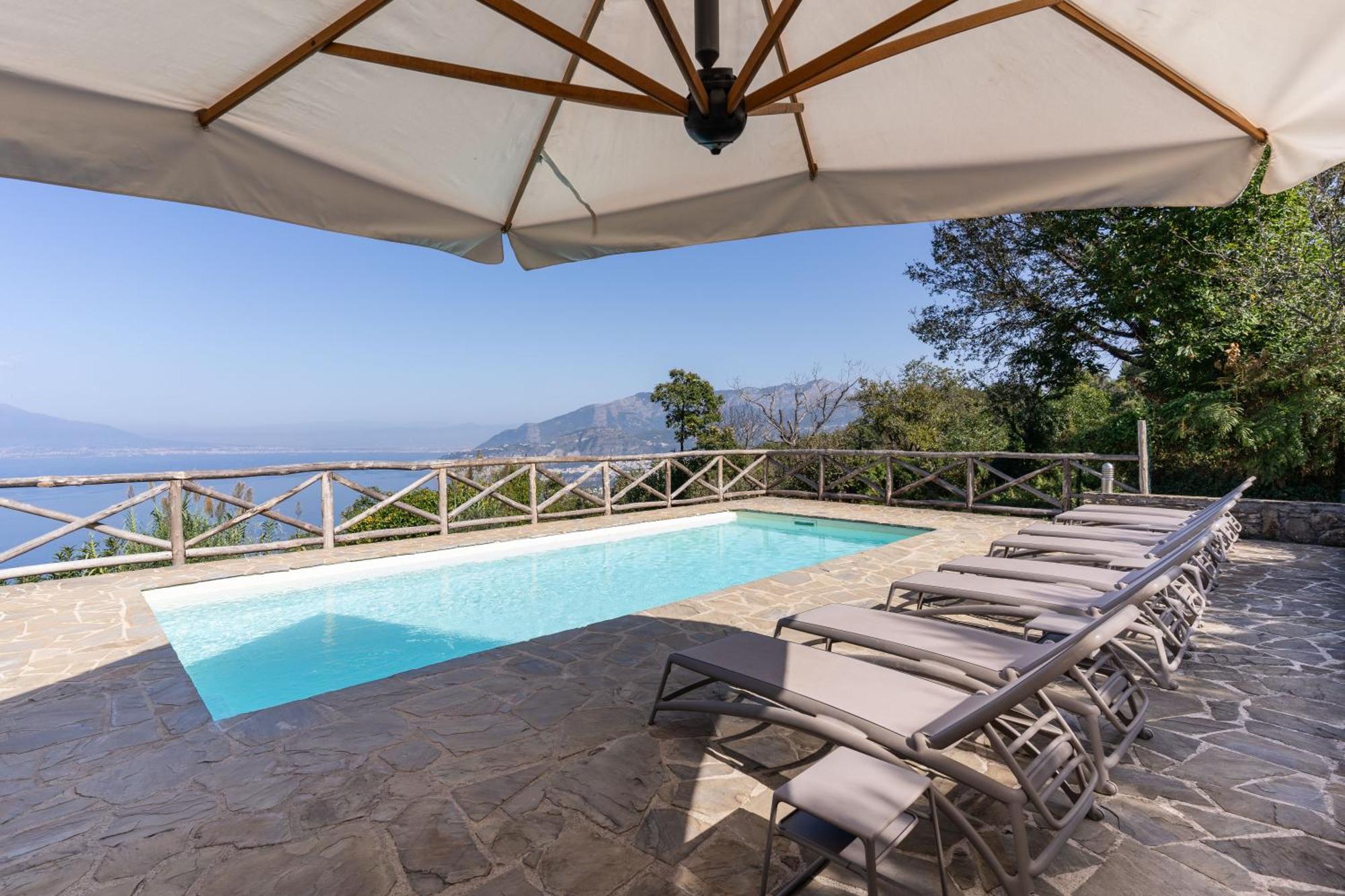 Giulia Boutique Views Pool And Guest Services *