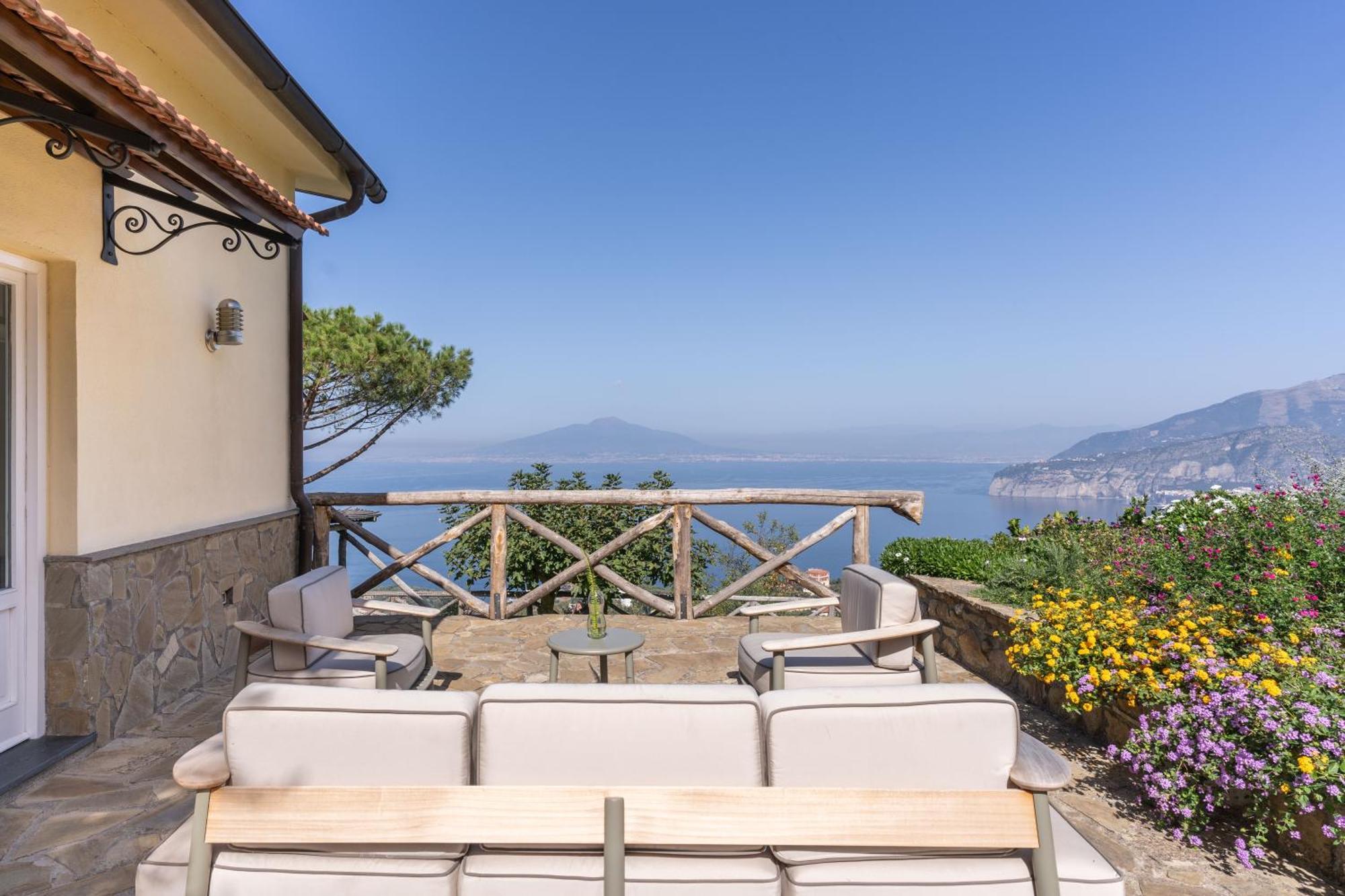 Villa Giulia Boutique Views Pool And Guest Services Sorrento