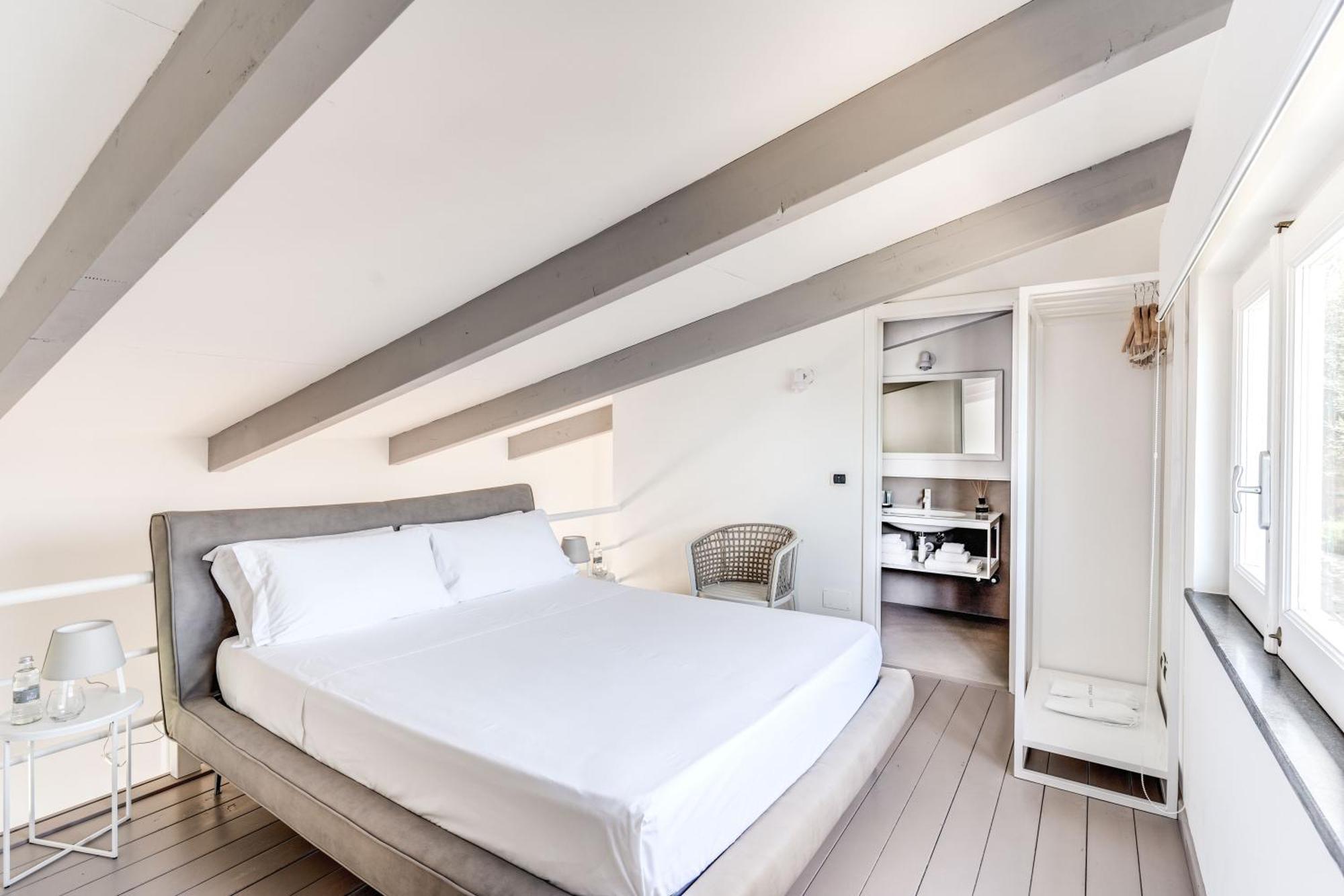Giulia Boutique Views Pool And Guest Services Sorrento