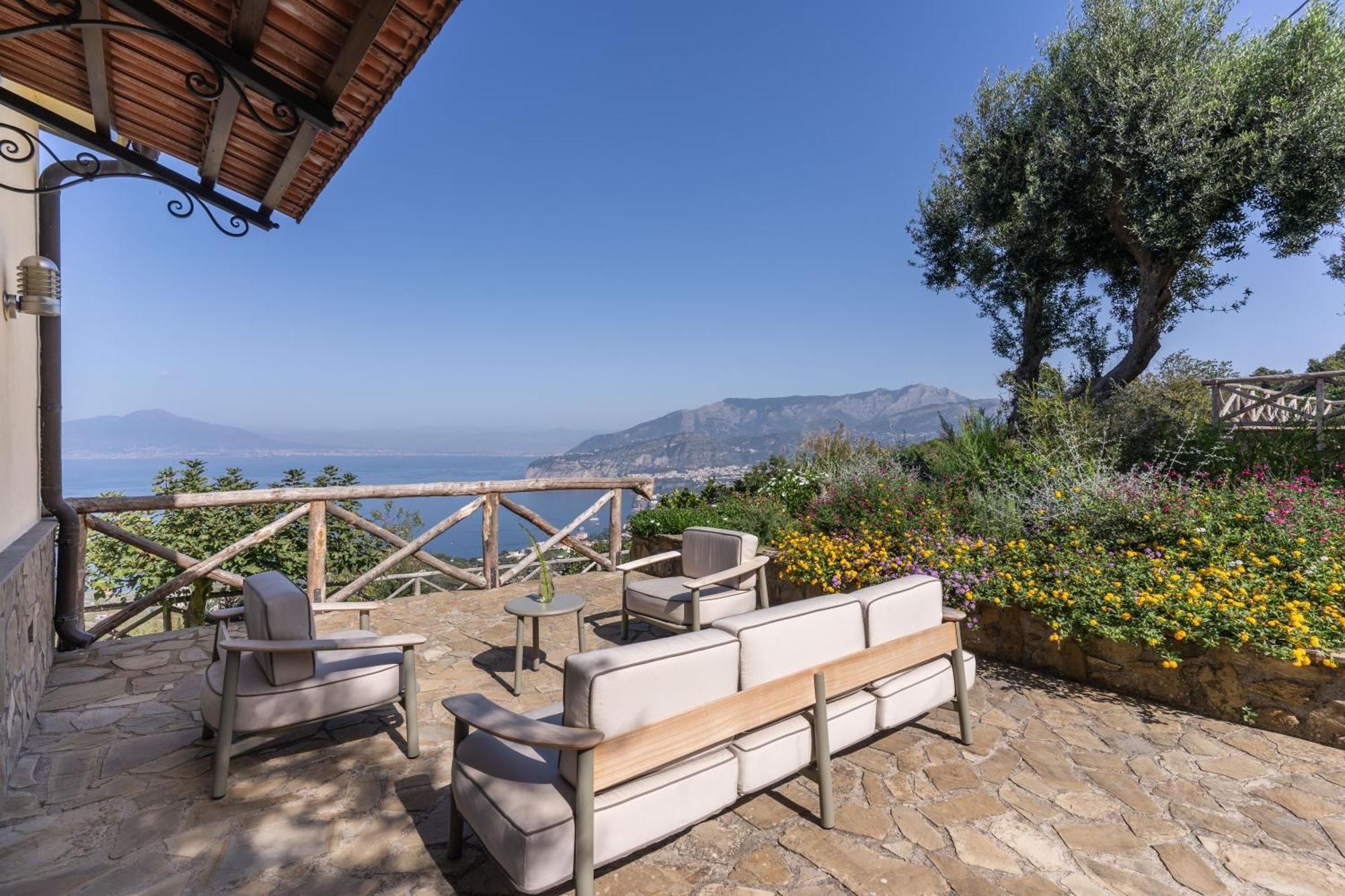 Giulia Boutique Views Pool And Guest Services Sorrento
