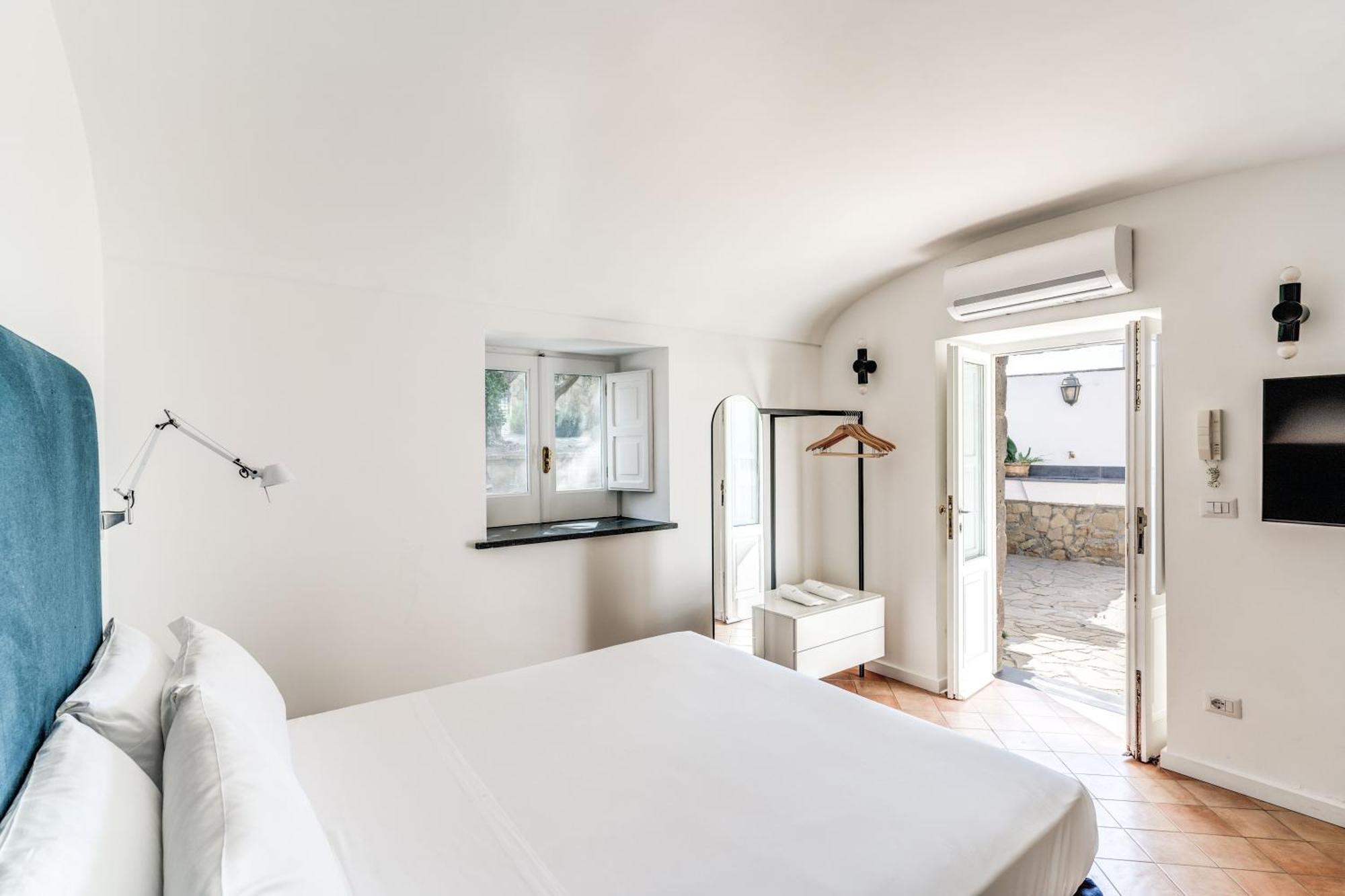 Villa Giulia Boutique Views Pool And Guest Services *