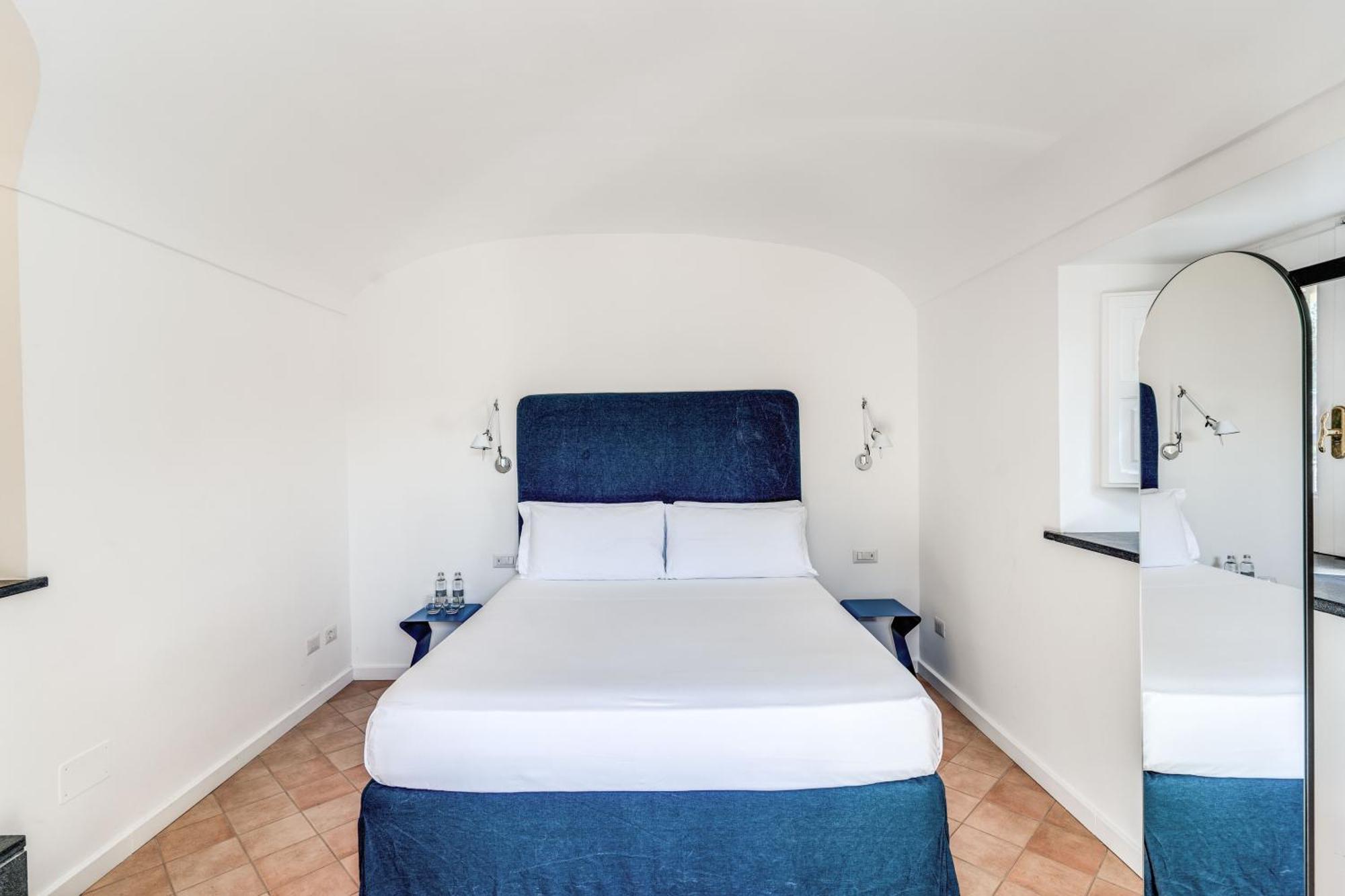 Giulia Boutique Views Pool And Guest Services * Sorrento