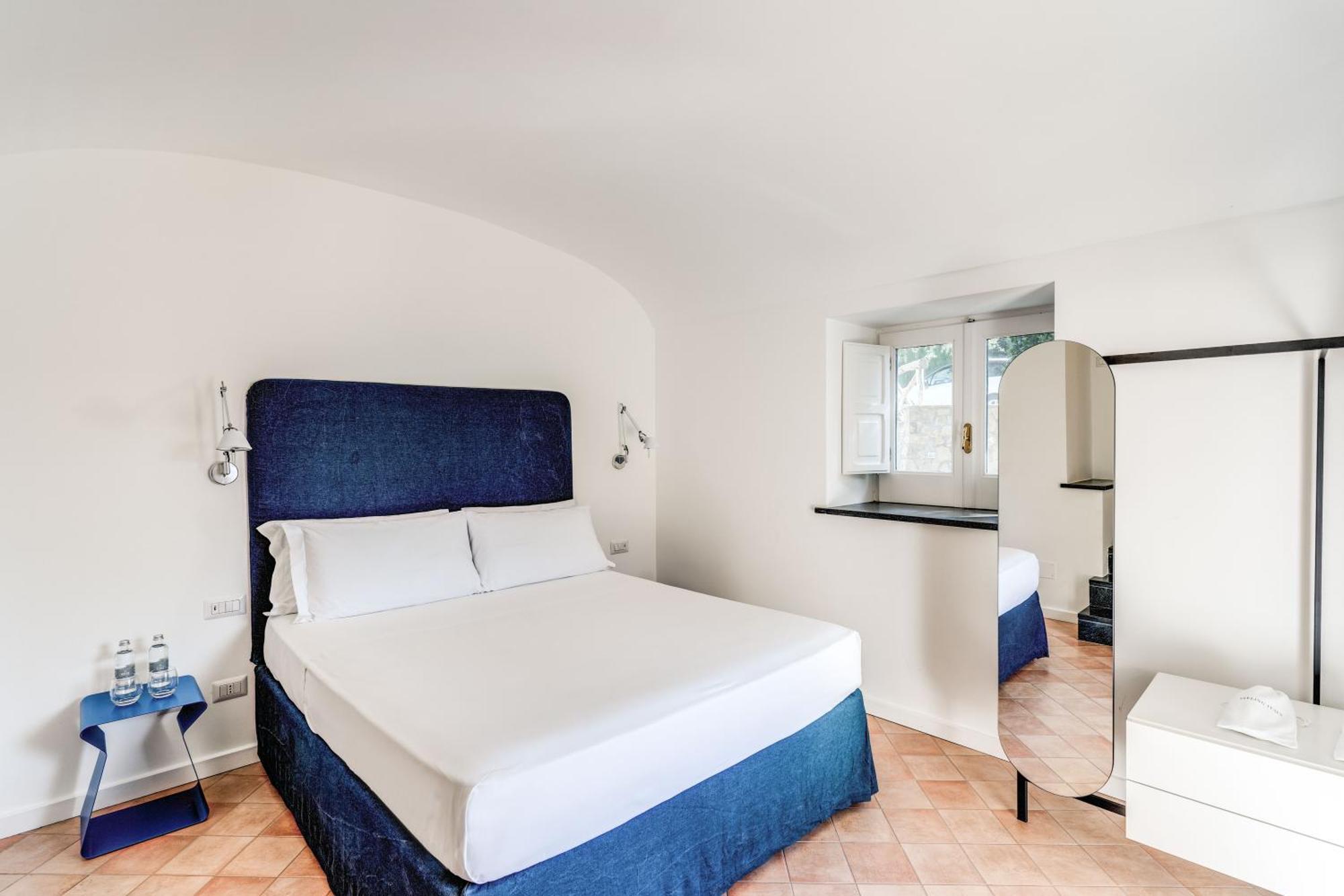 Giulia Boutique Views Pool And Guest Services Villa