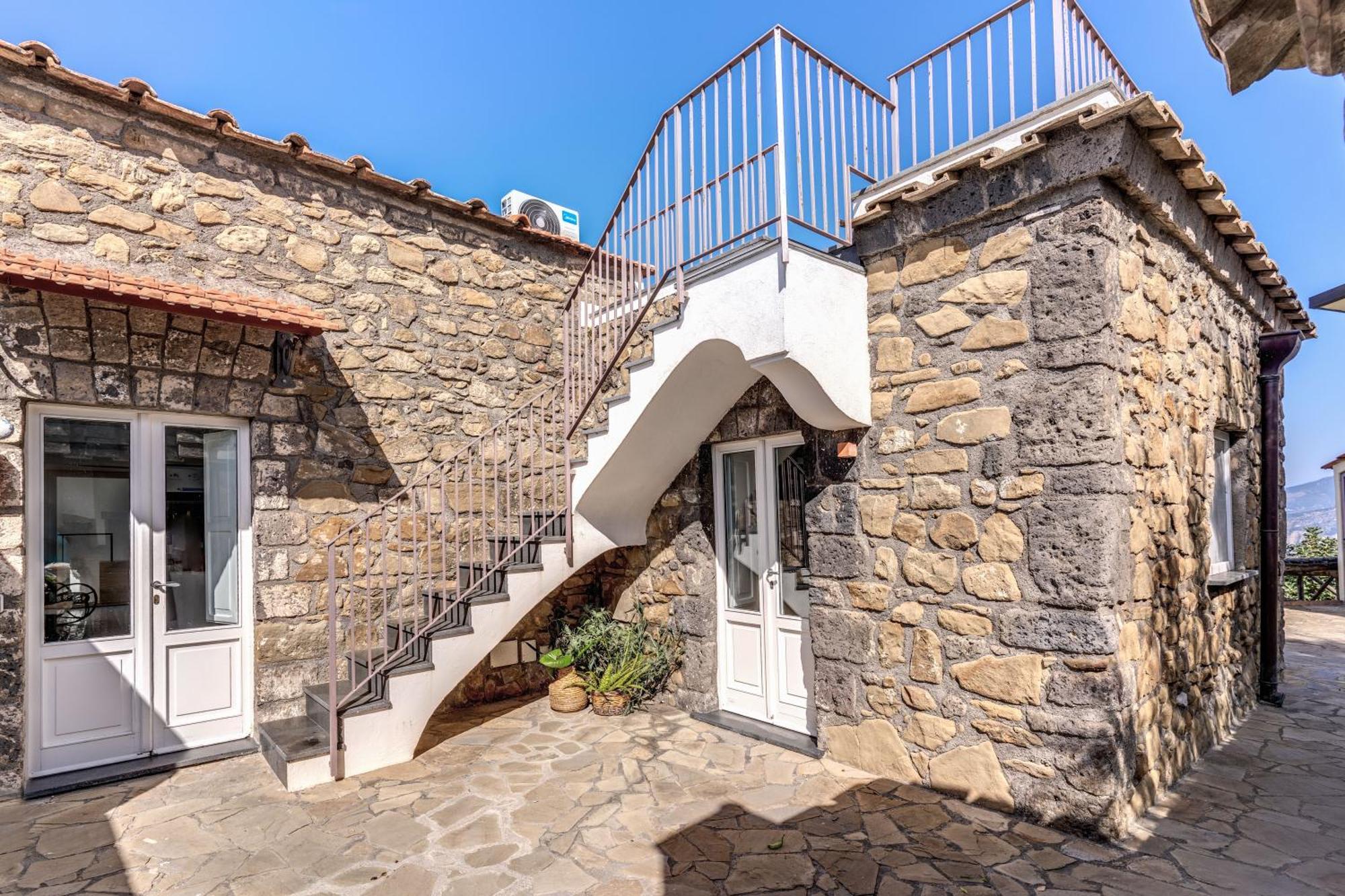 Giulia Boutique Views Pool And Guest Services Villa *