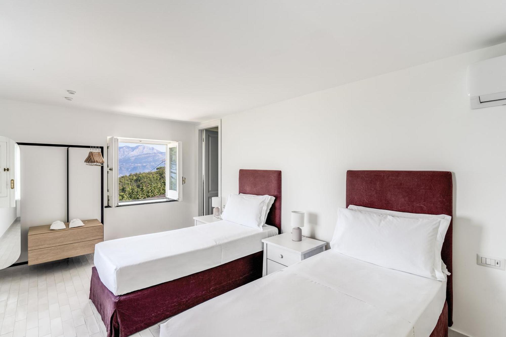 Giulia Boutique Views Pool And Guest Services Sorrento