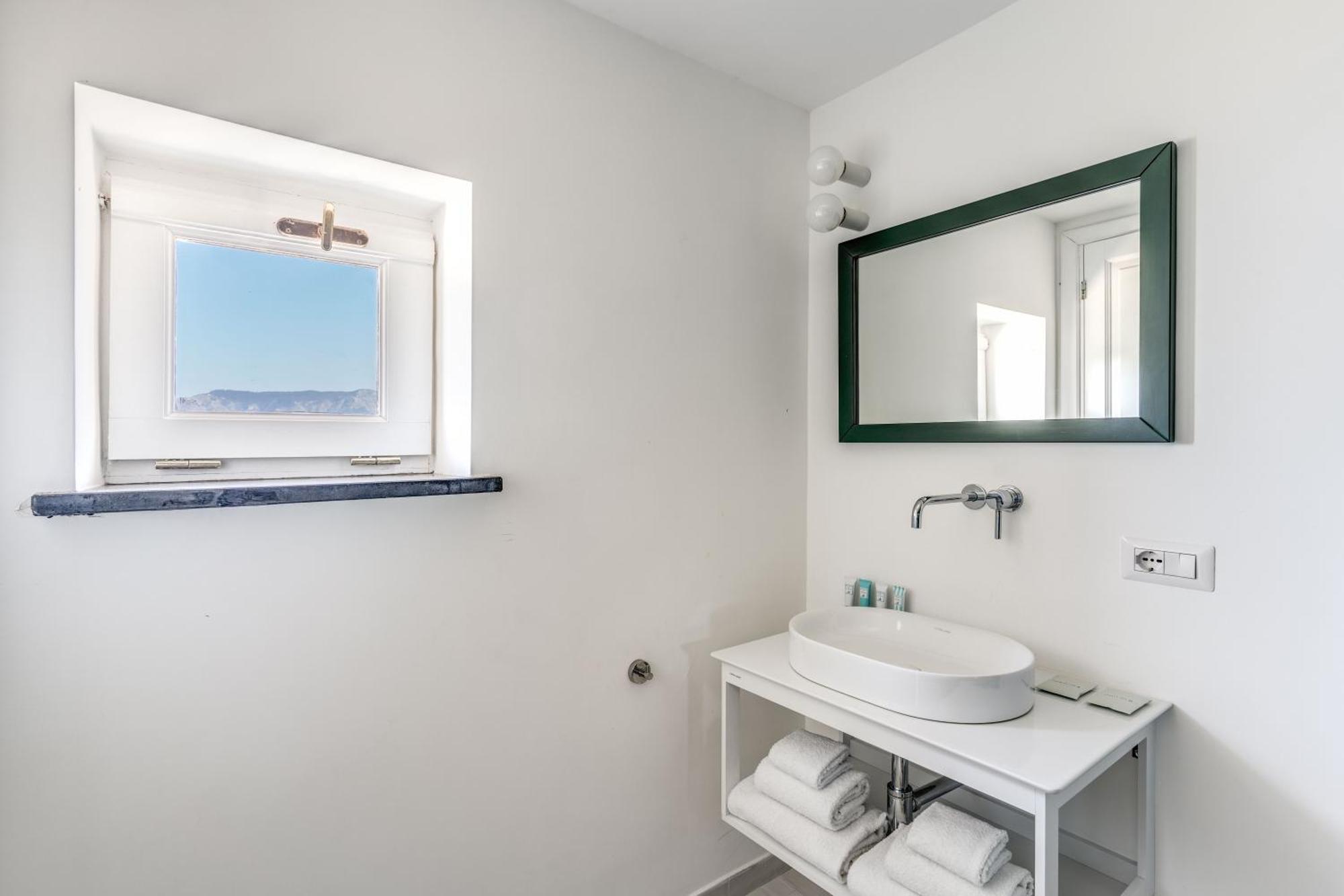 Giulia Boutique Views Pool And Guest Services Villa *