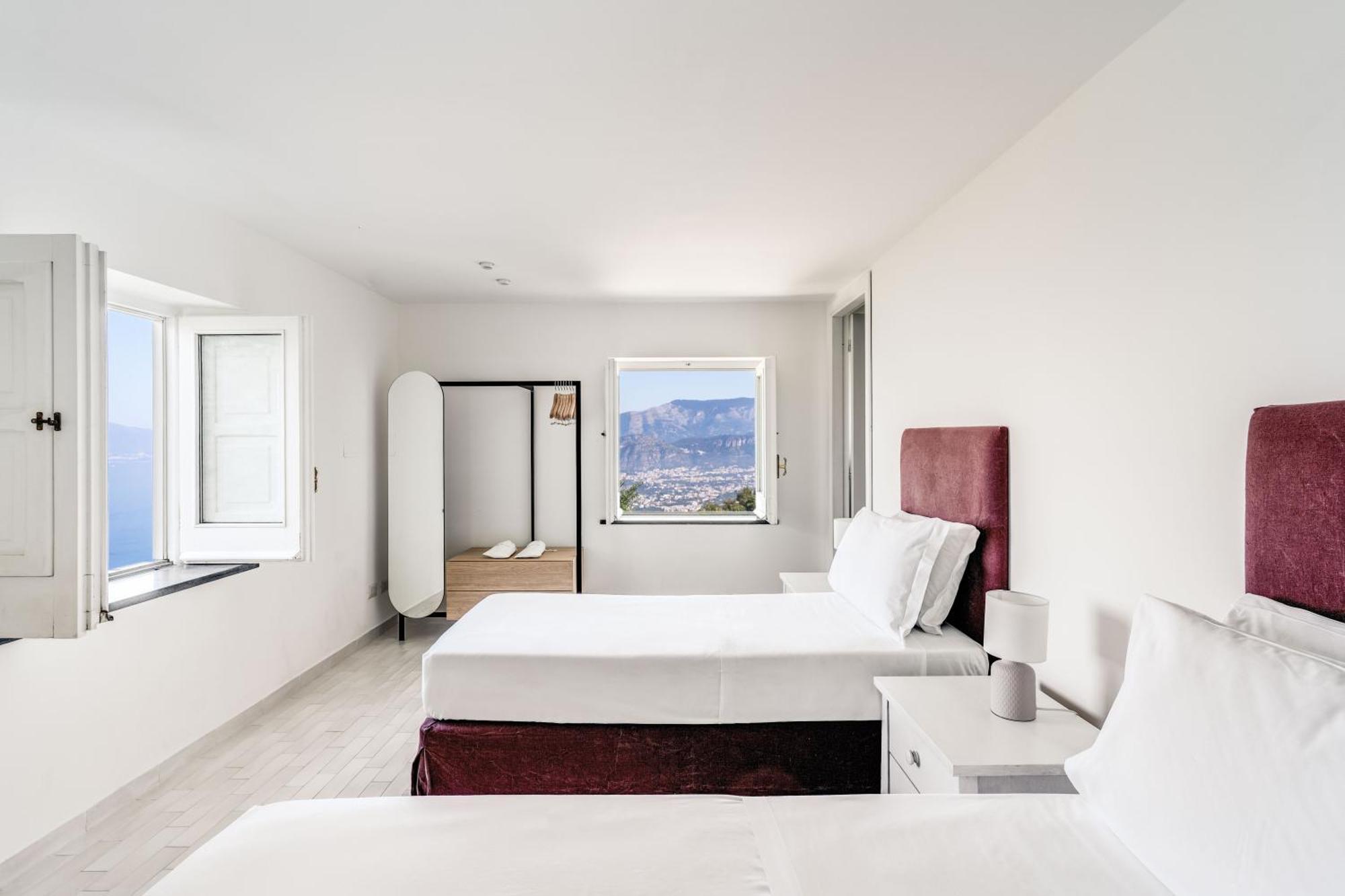 Giulia Boutique Views Pool And Guest Services * Sorrento