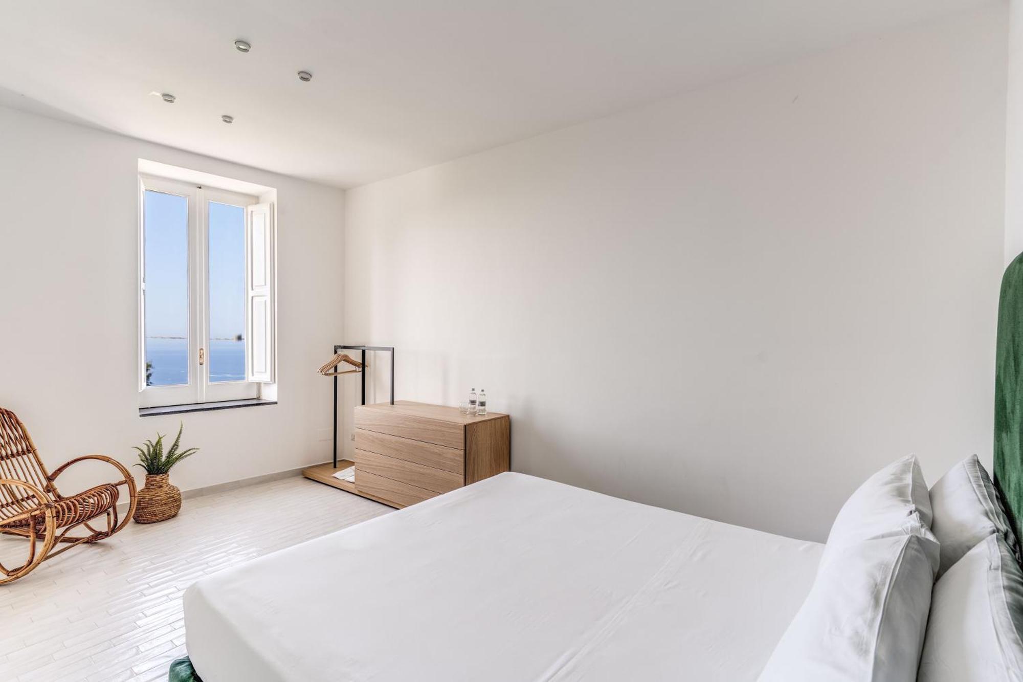 Giulia Boutique Views Pool And Guest Services * Sorrento