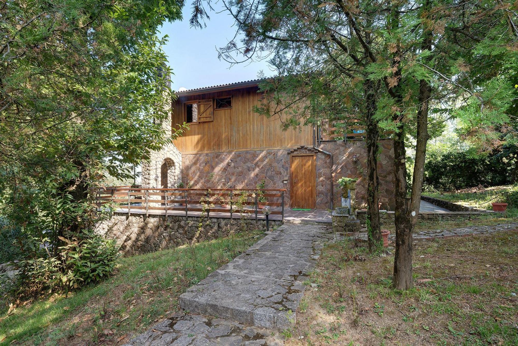 Lalla Villa *