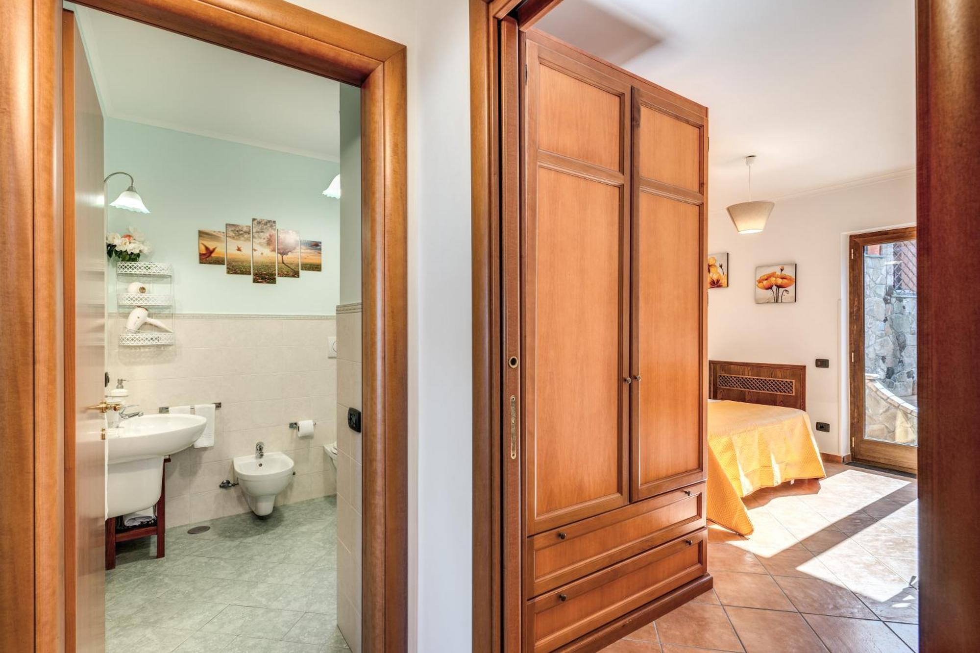 Caruso Private Heated Pool & Sea View