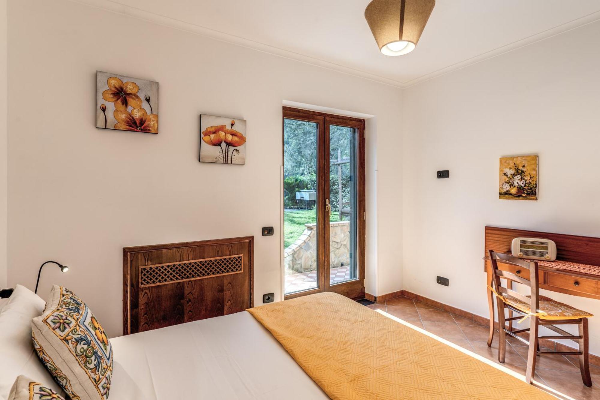 Caruso Private Heated Pool & Sea View