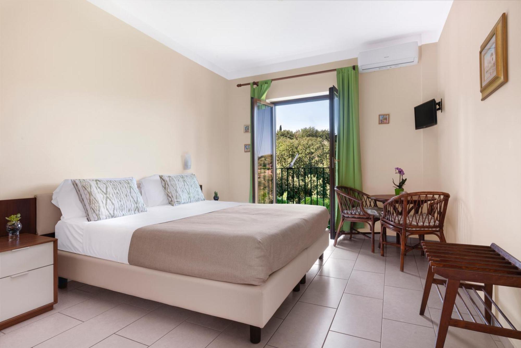Hotel Desiree
