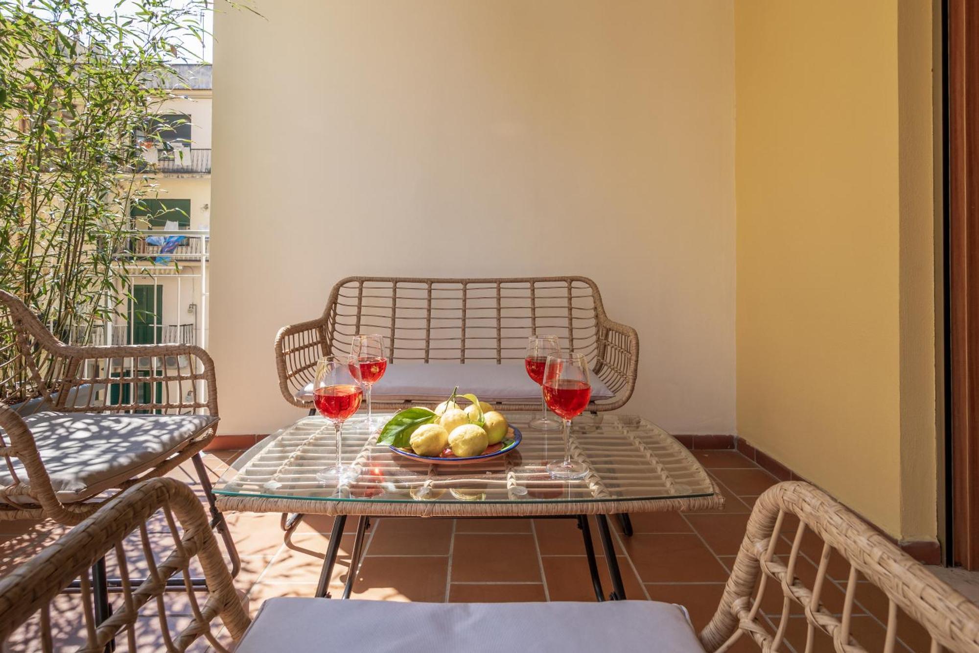 Surya House - Elegant In