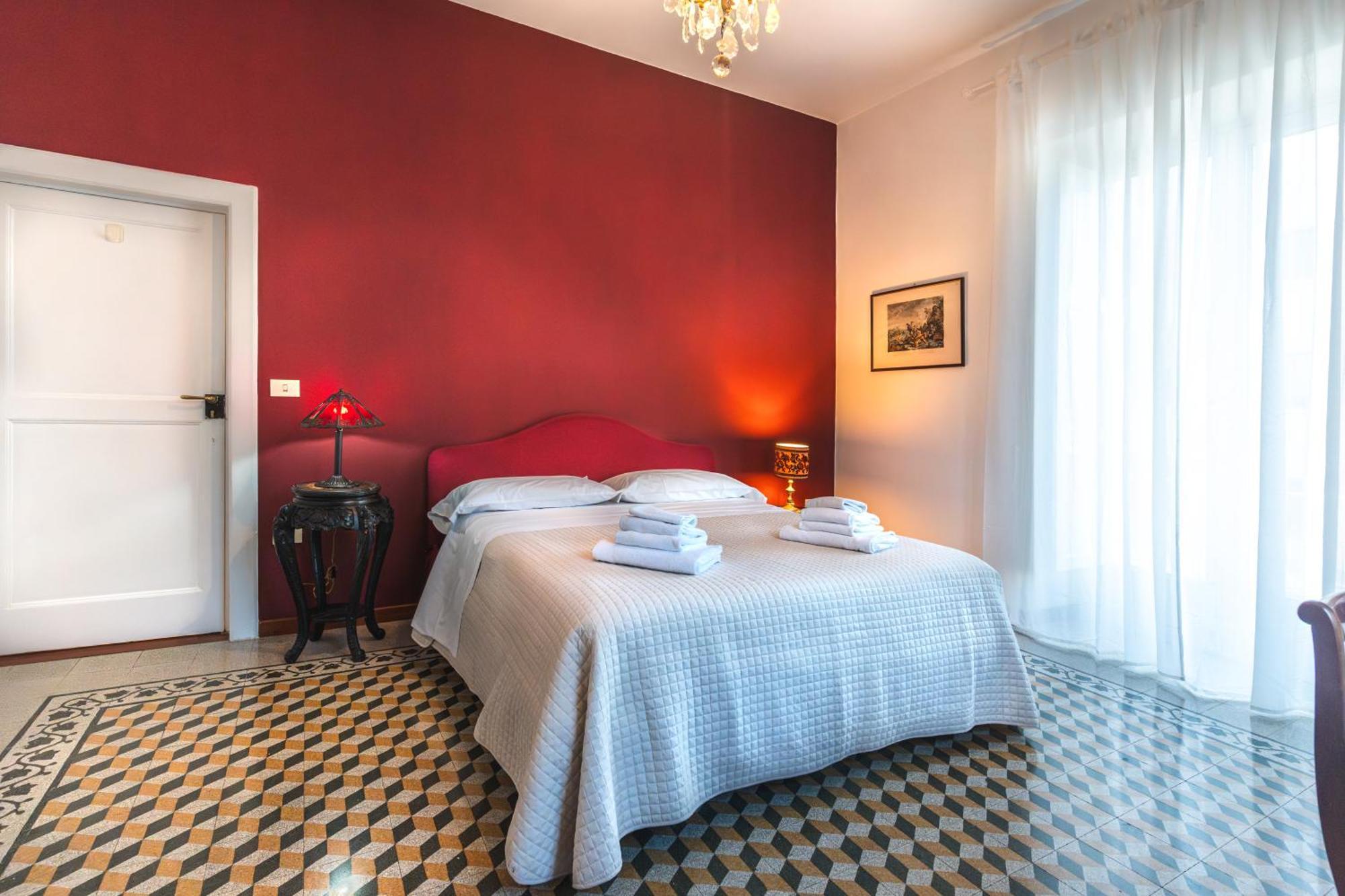 3 Bedroom 1 Bt Flat Balcony A/c Wi-fi Apartment *