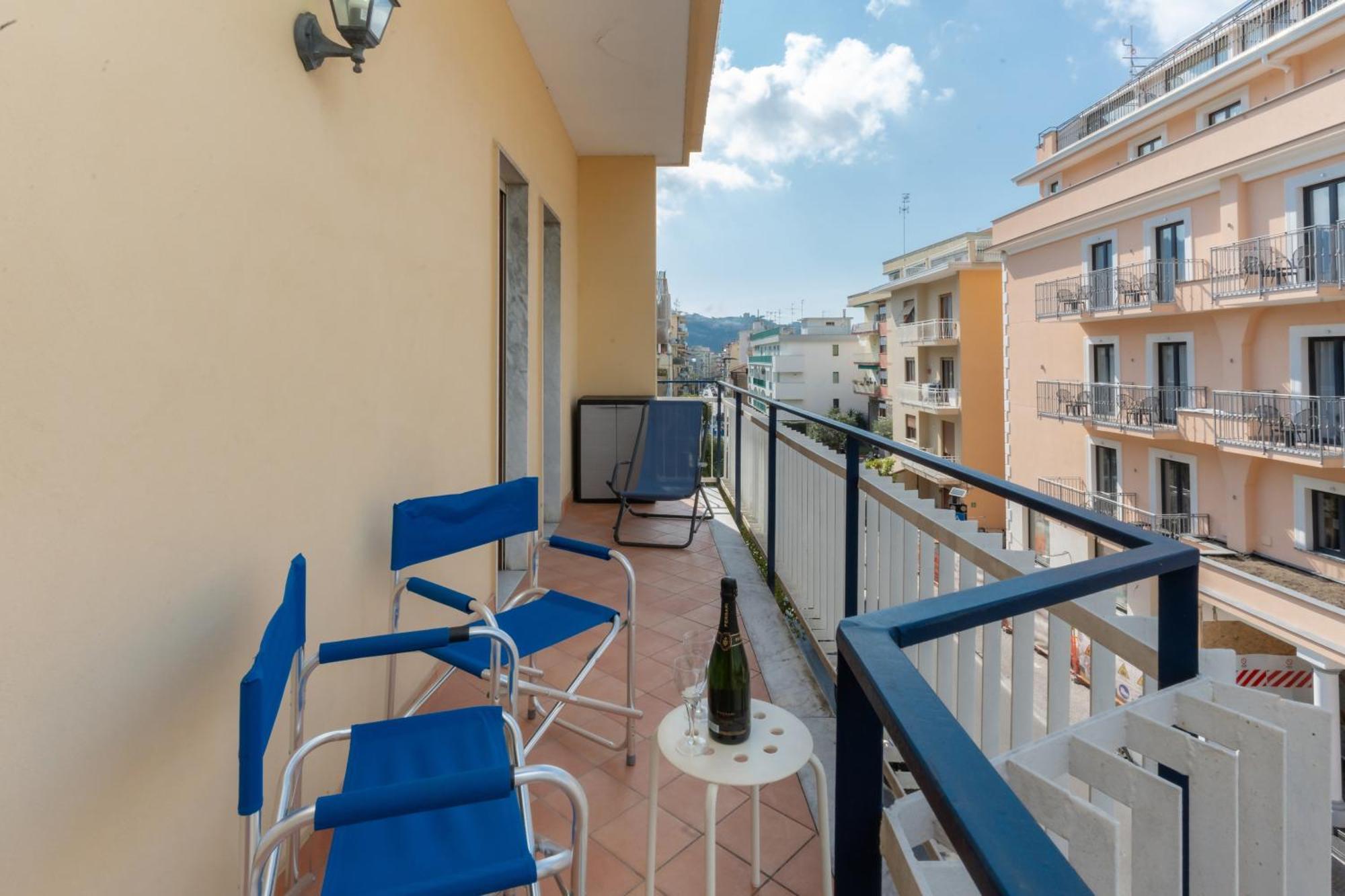 Realty Holidays Rooftop Carrillo Sorrento