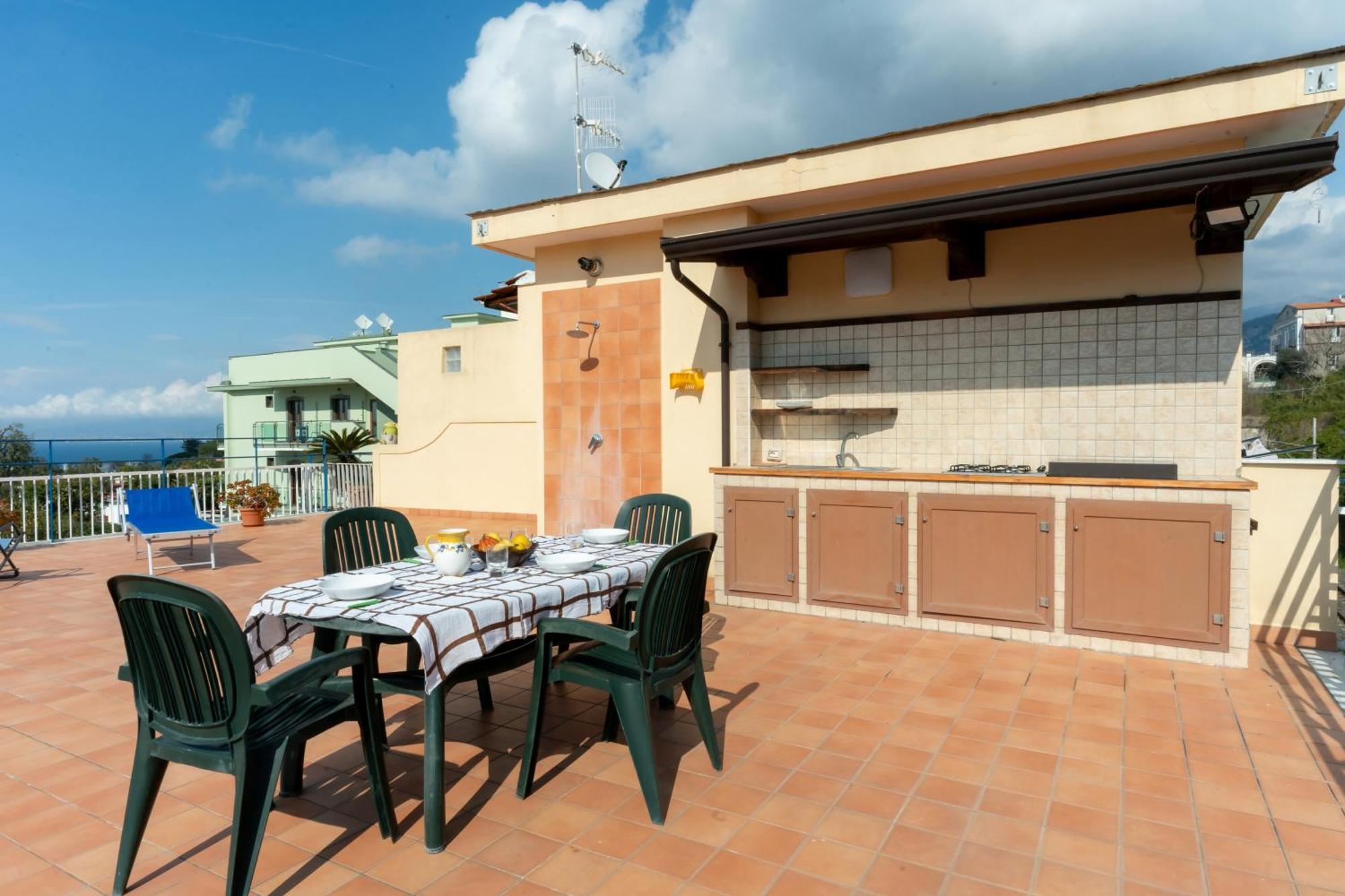 Realty Holidays Rooftop Carrillo Sorrento