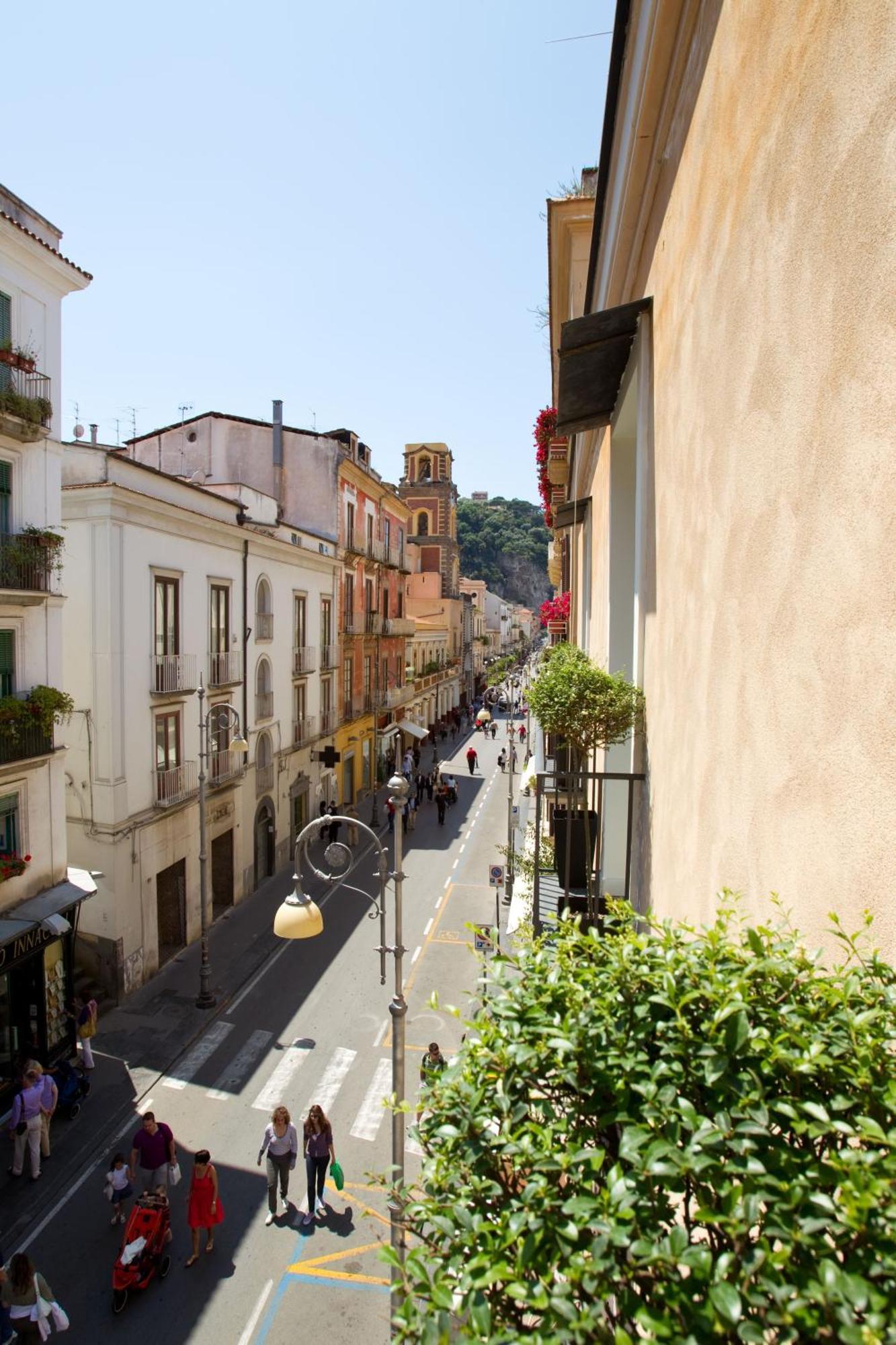 Guest house Palazzo Montefusco 4*